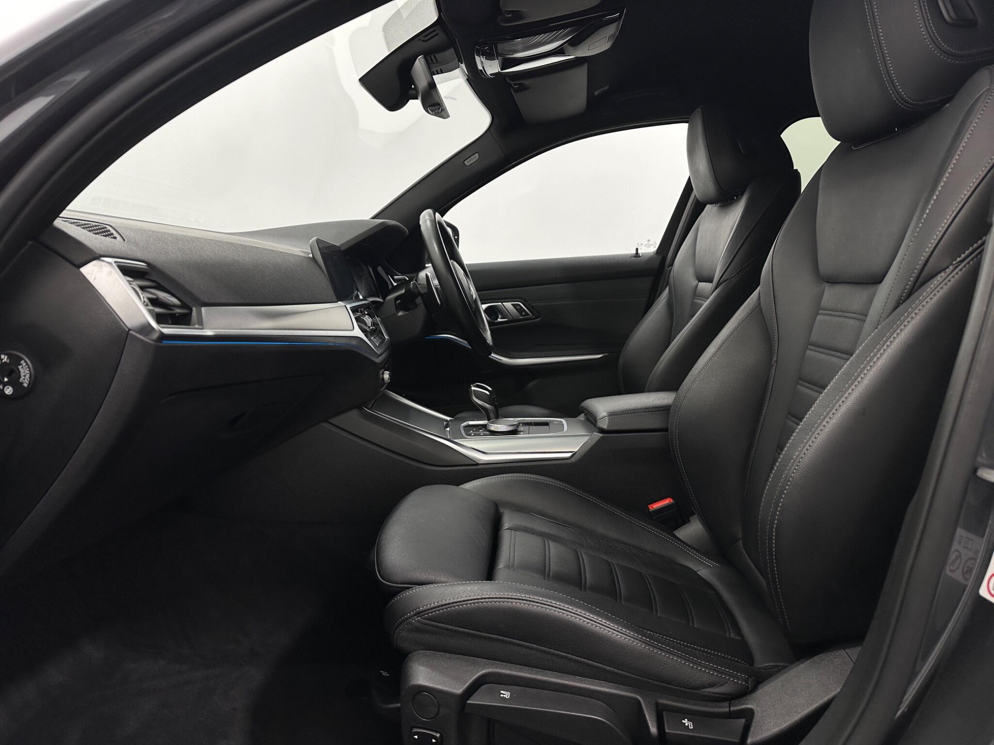 BMW 3 Series view 35