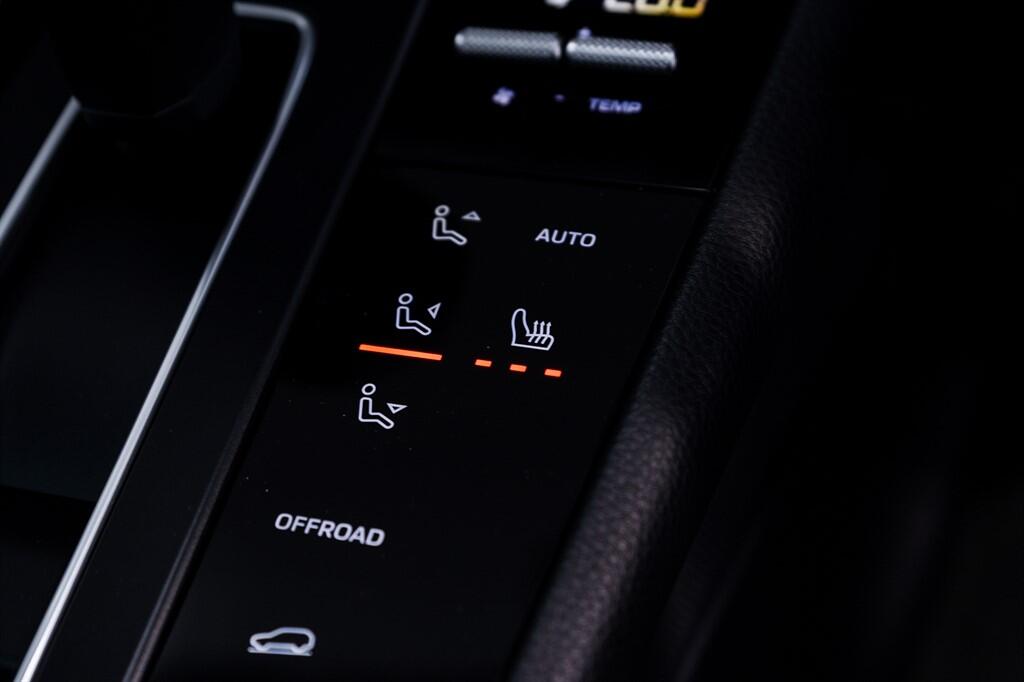 Porsche Macan view 18