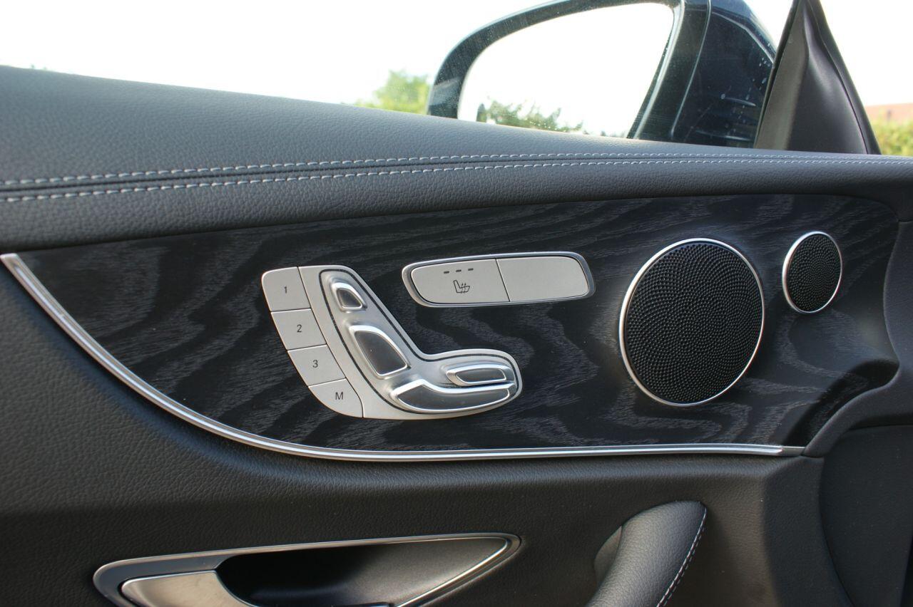Mercedes-Benz E Class view 26