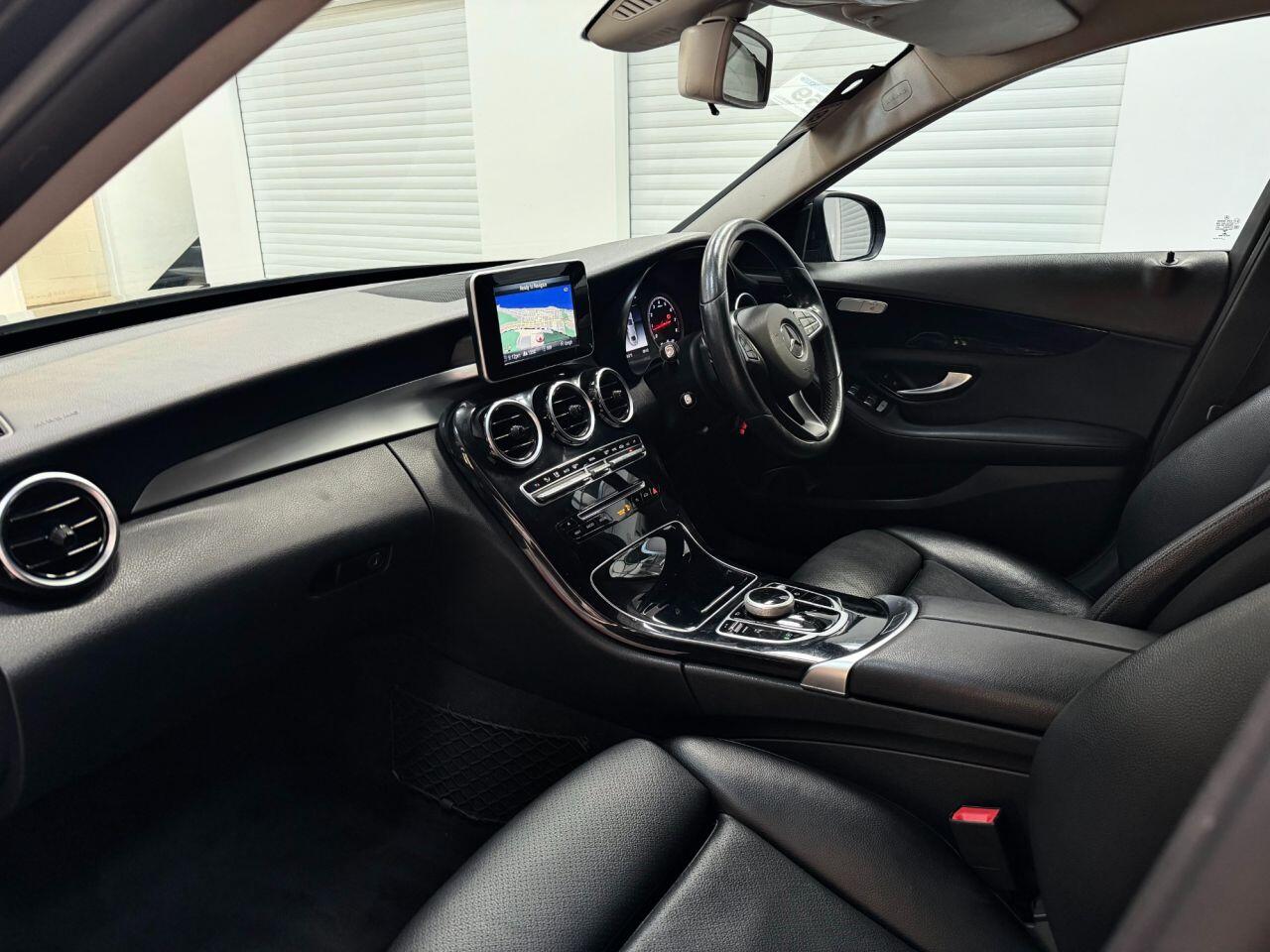 Mercedes-Benz C-Class view 17