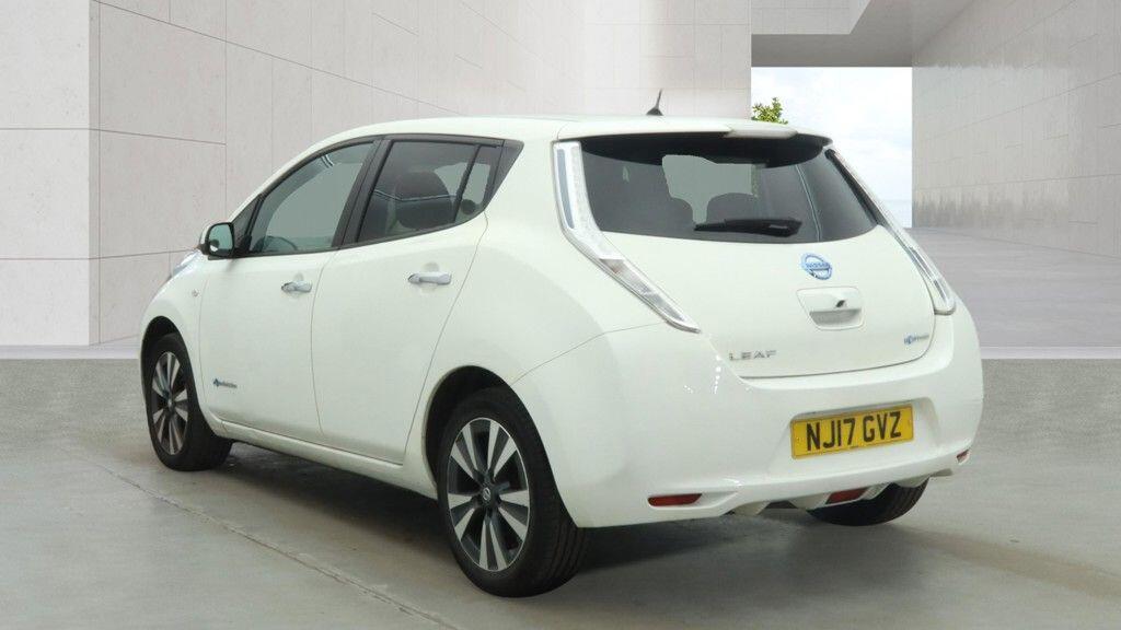Nissan Leaf view 6