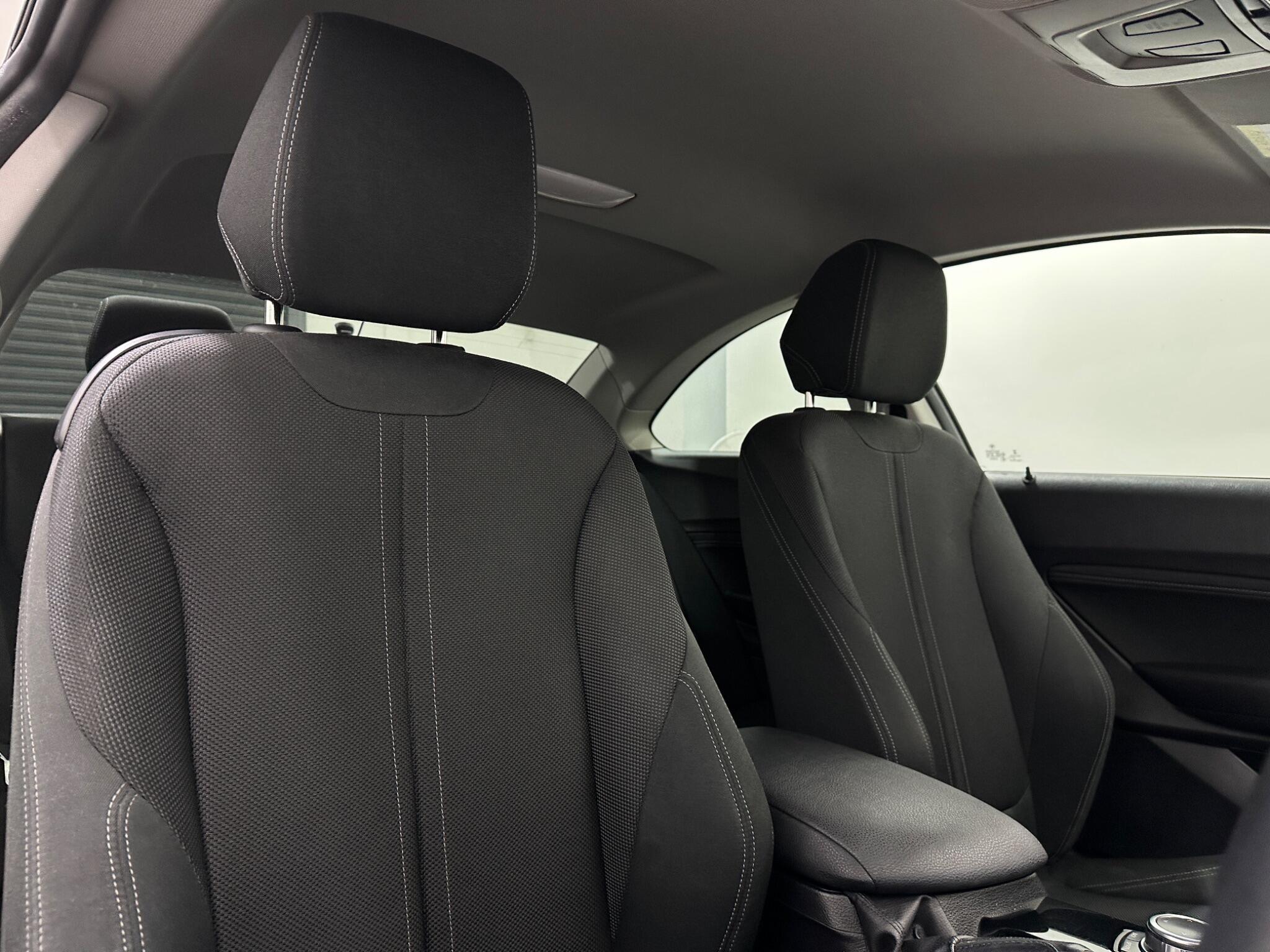 BMW 2 Series view 32