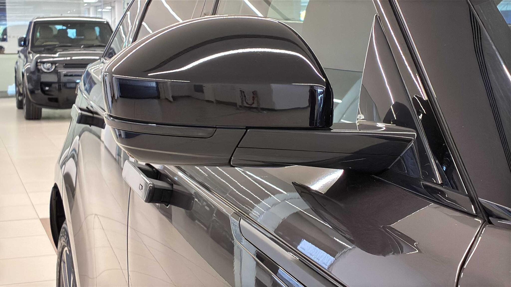 Land Rover Range Rover Velar view 24