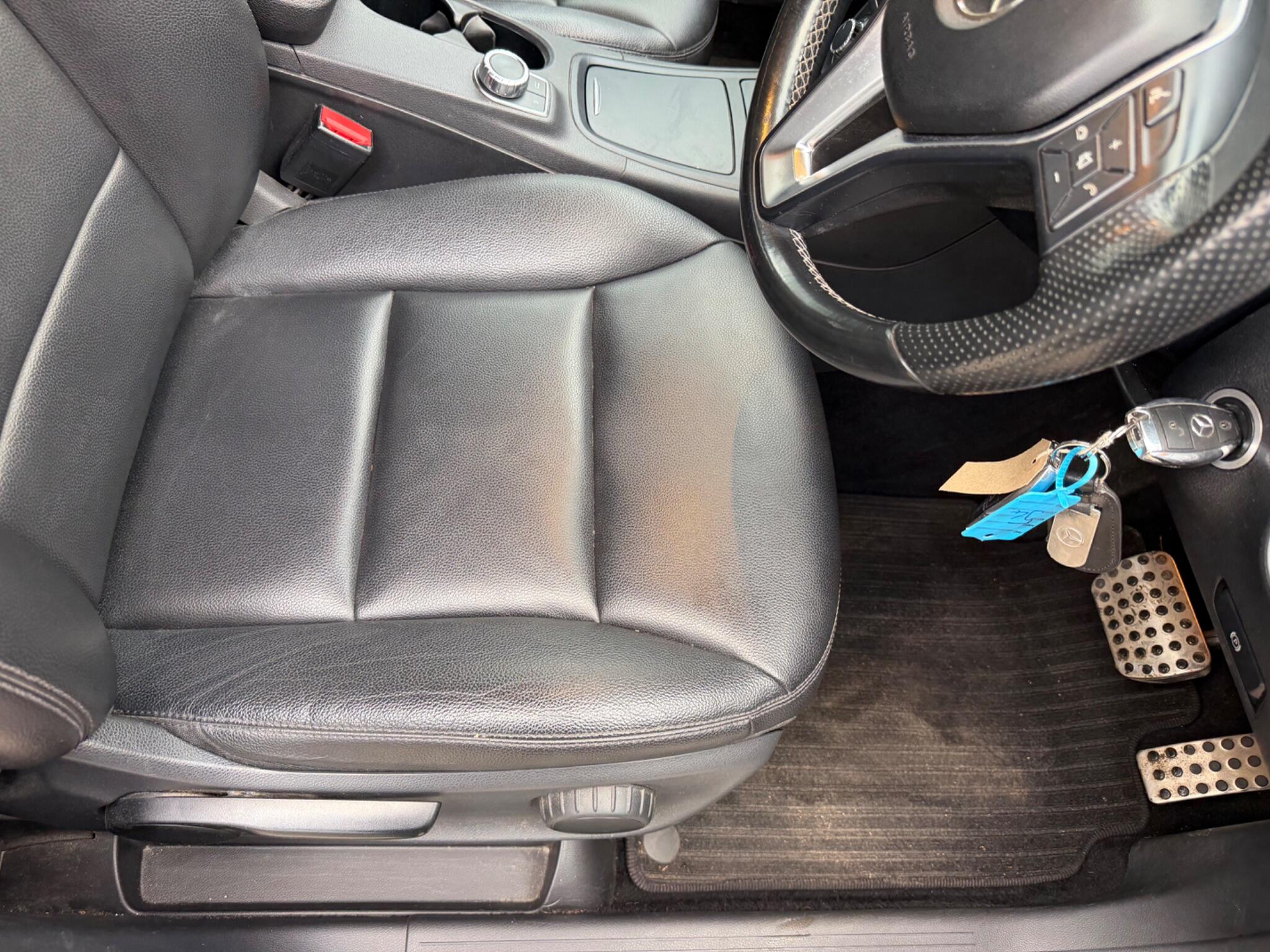 Mercedes-Benz B-Class view 13