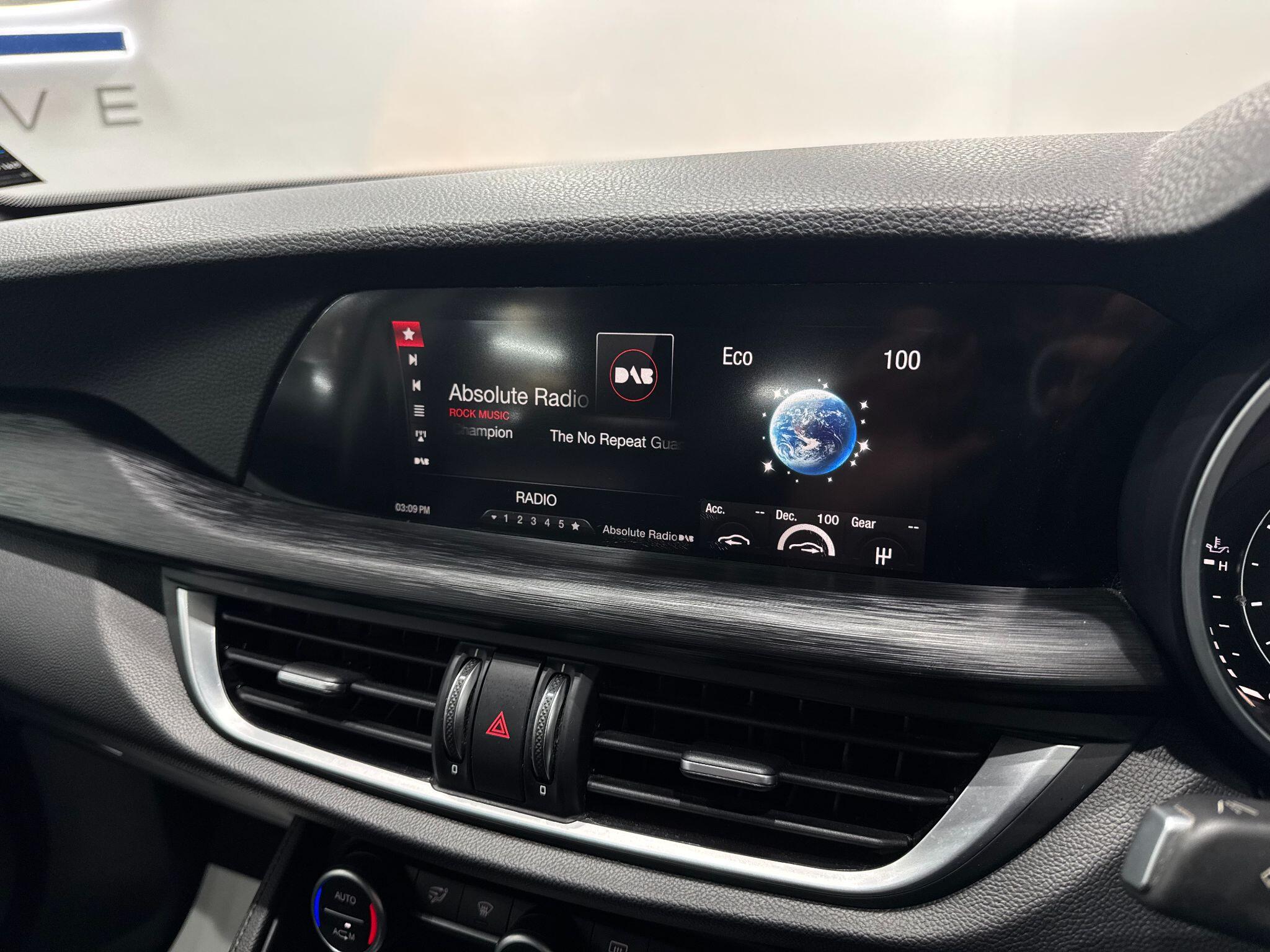Alfa Romeo Stelvio view 32
