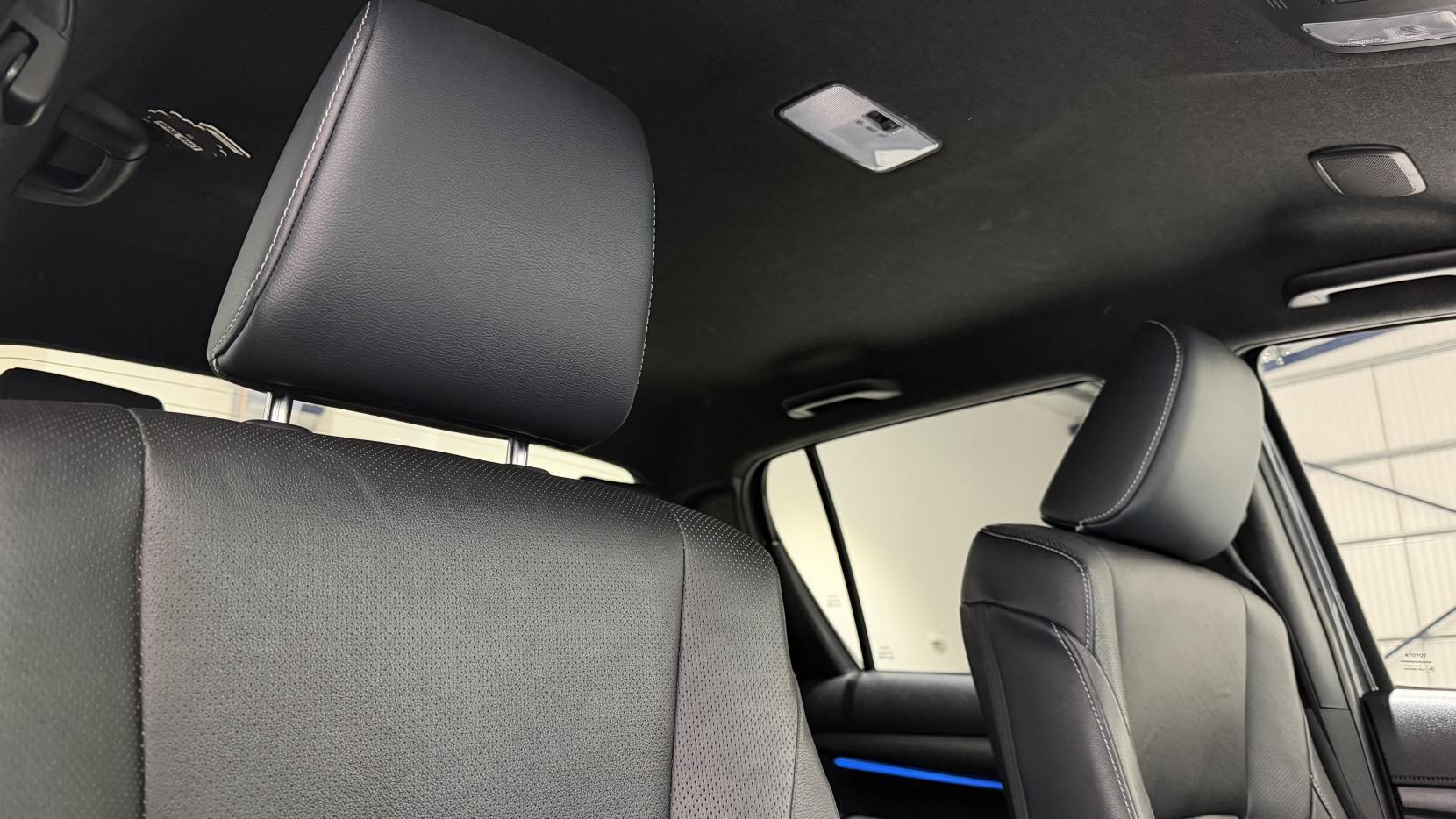 Toyota Hilux view 12