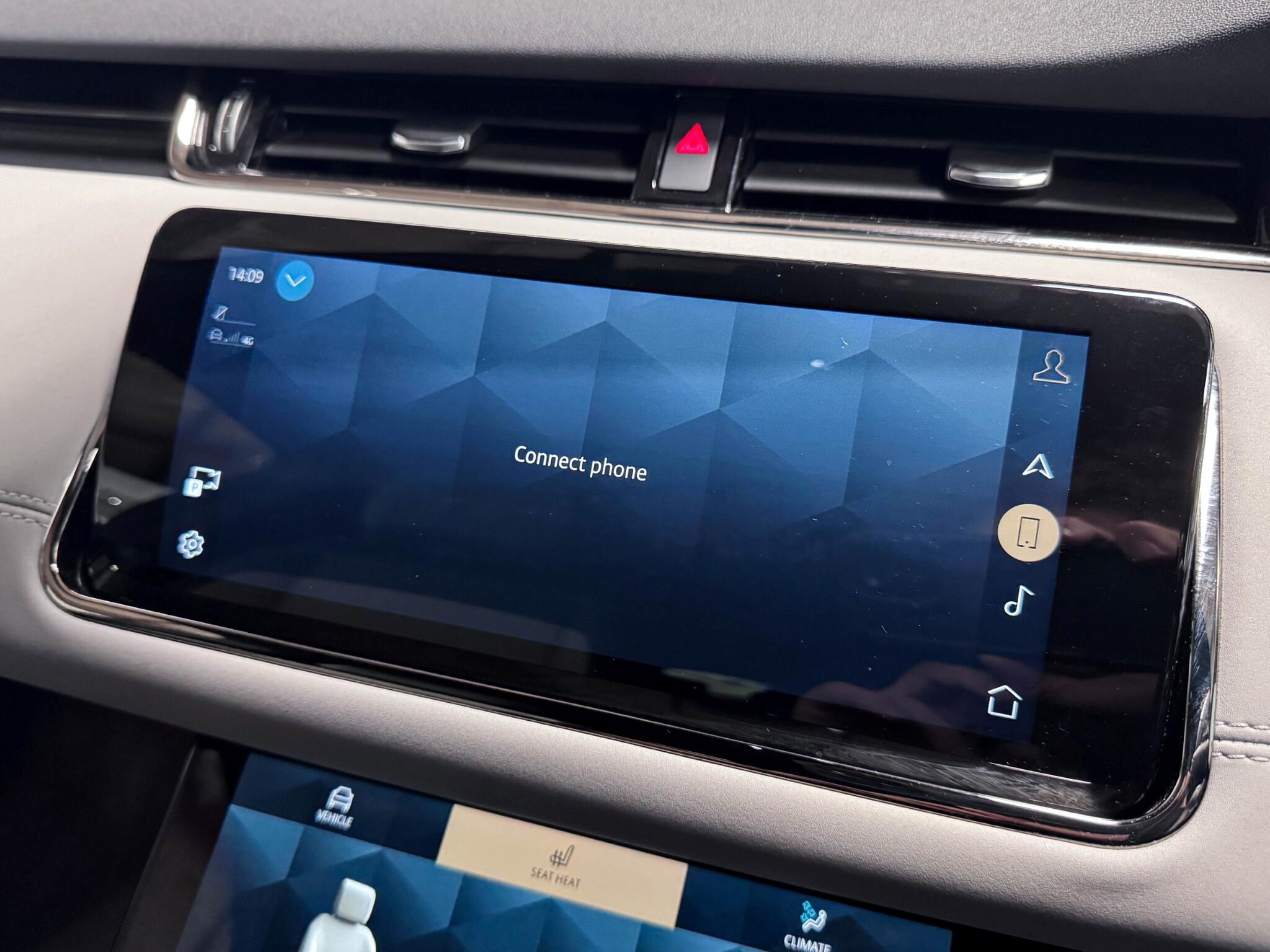 Land Rover Range Rover Evoque view 39