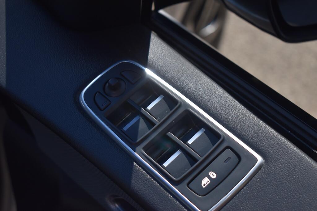 Jaguar F-Pace view 50