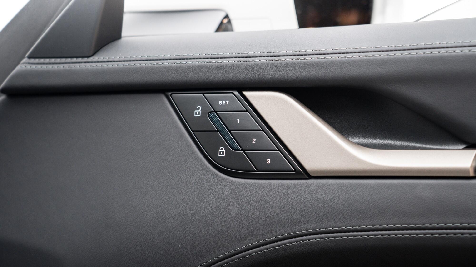 Porsche 911 view 14