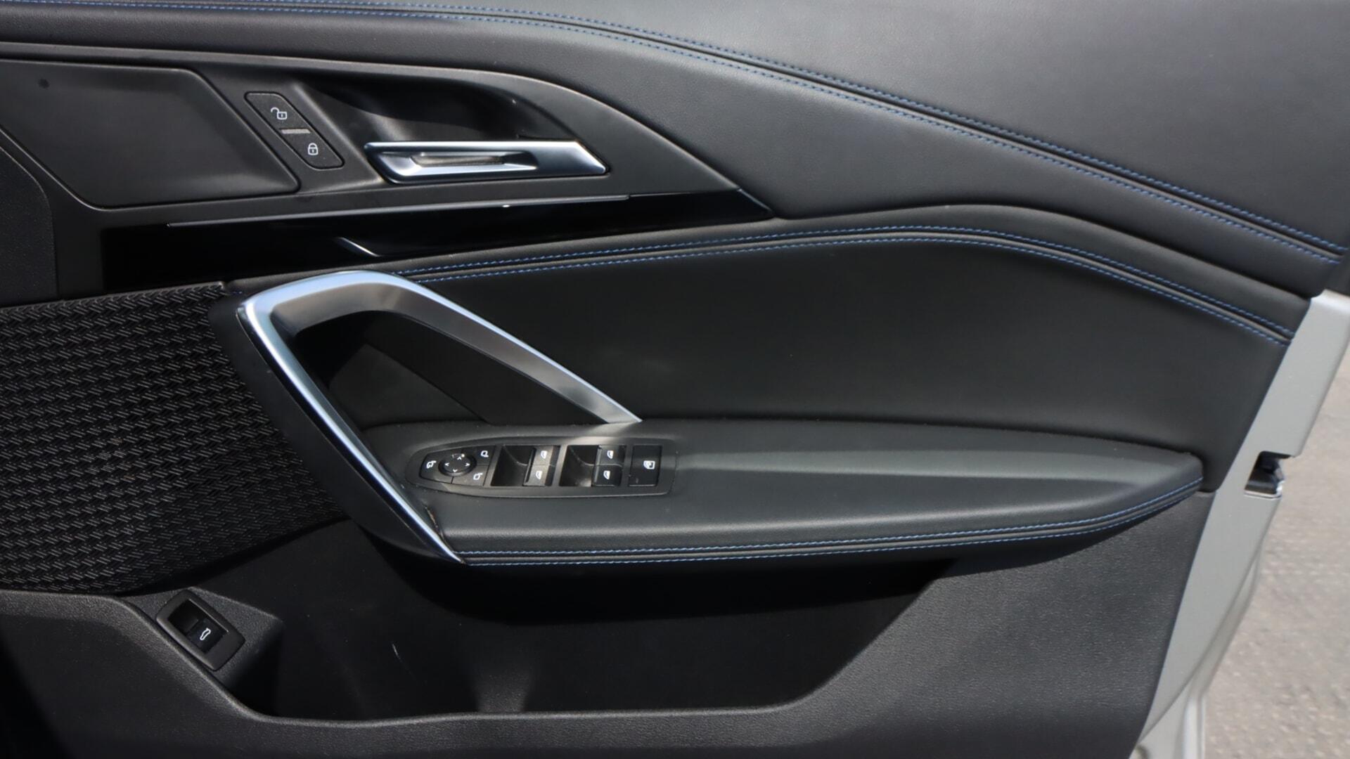 BMW Ix1 view 30