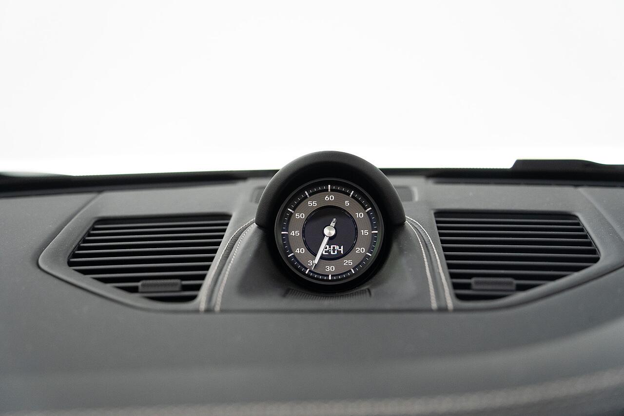 Porsche 911 view 23