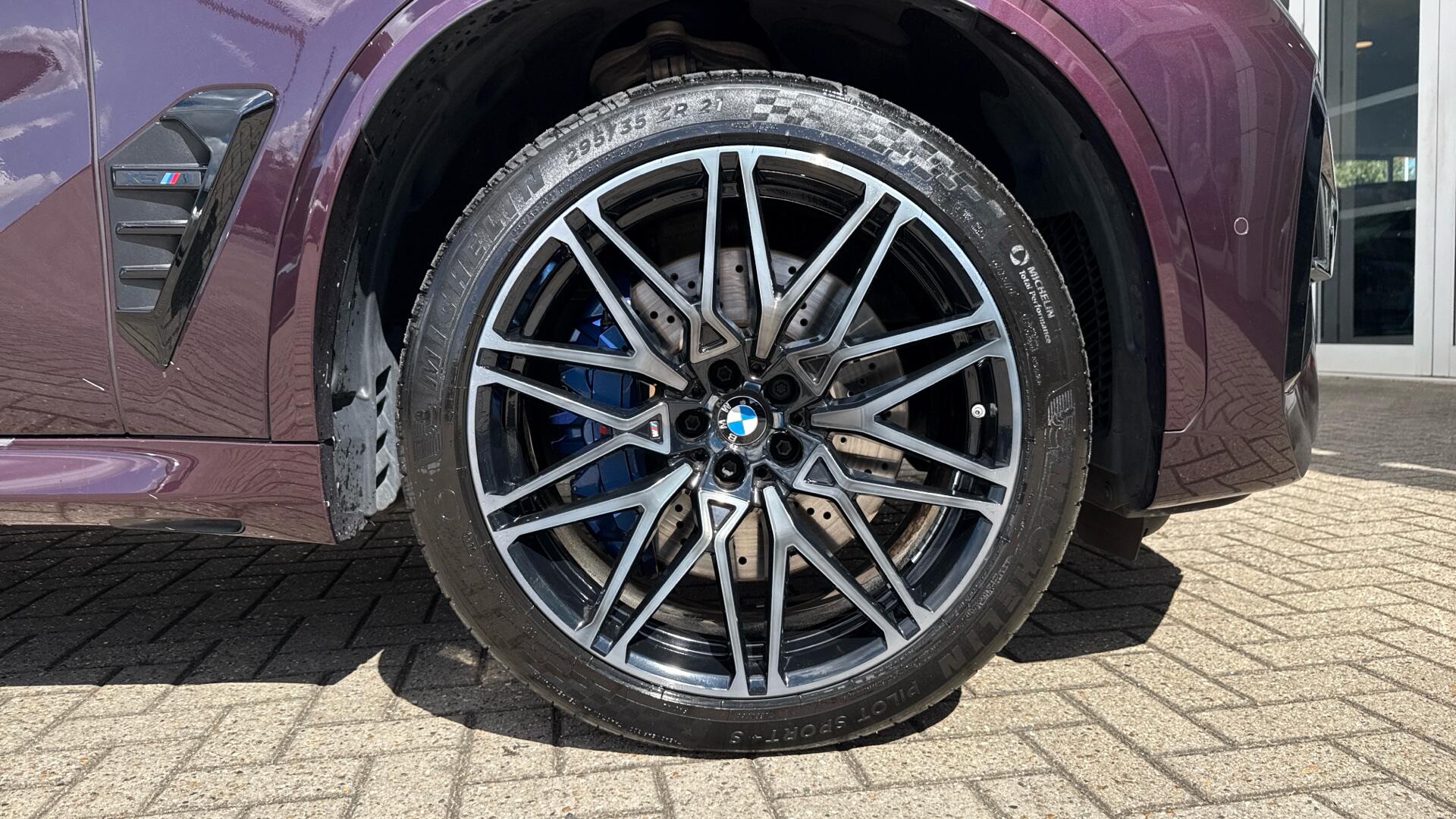 BMW X5 M view 14