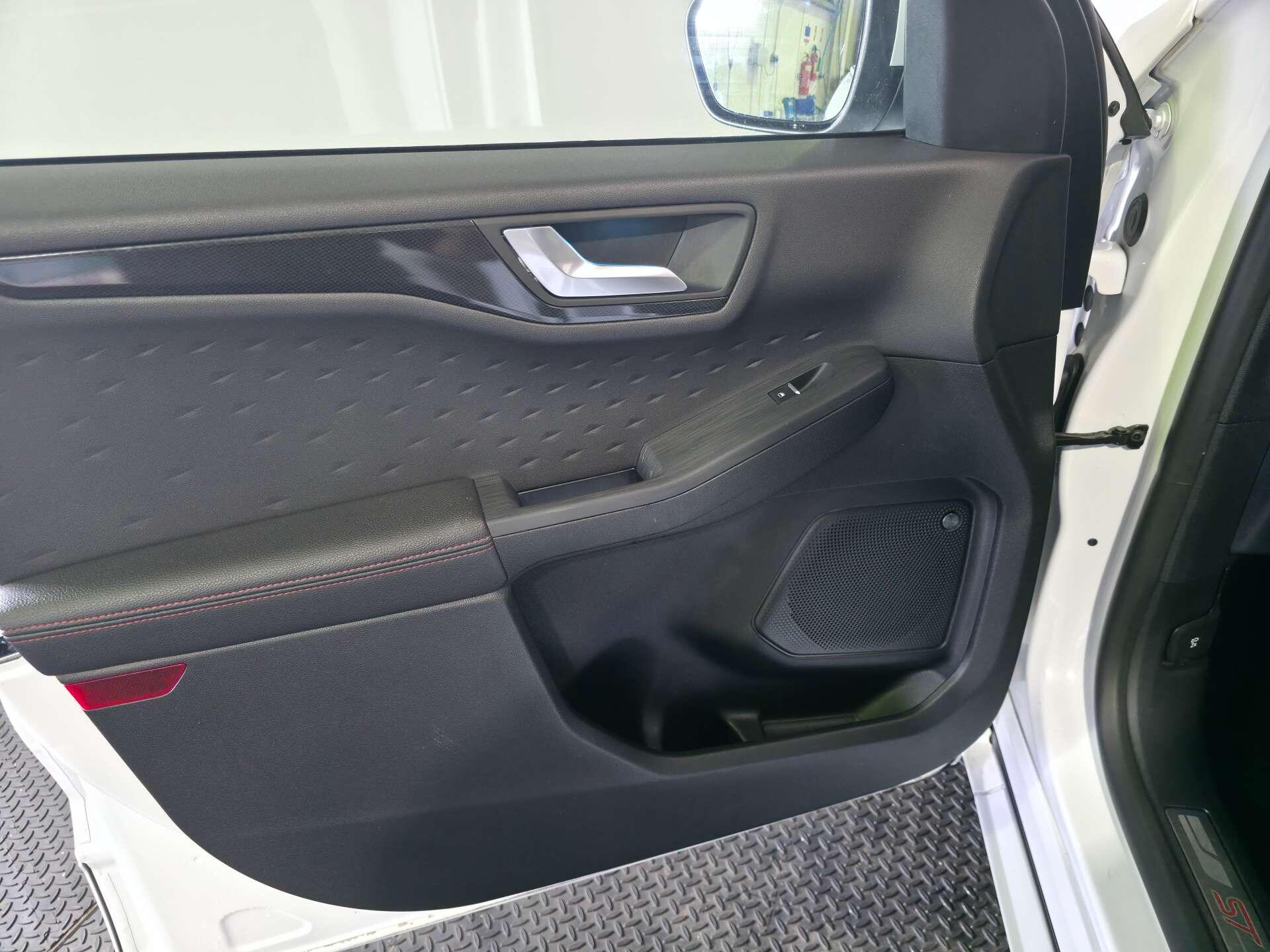 Ford Kuga view 64