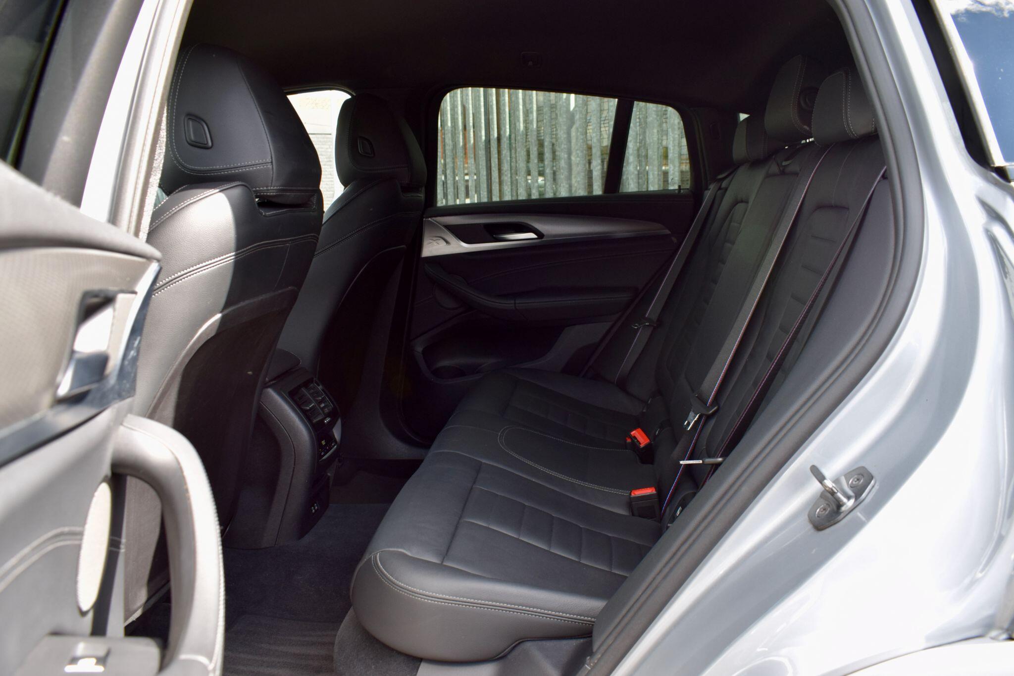 BMW X4 view 24