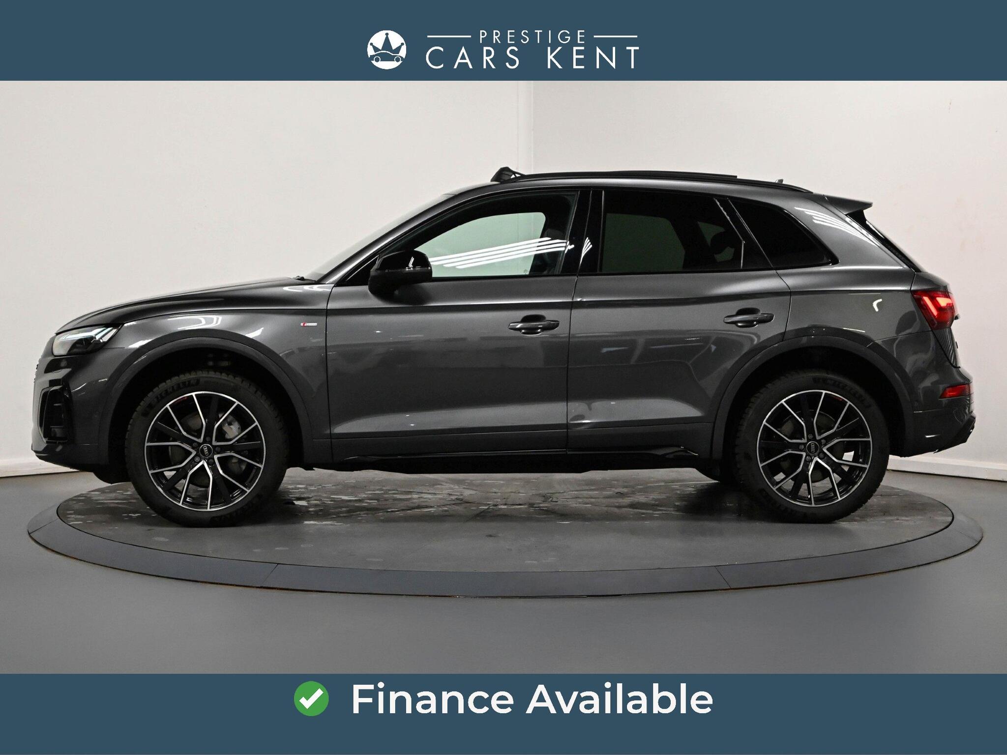 Audi Q5 view 4
