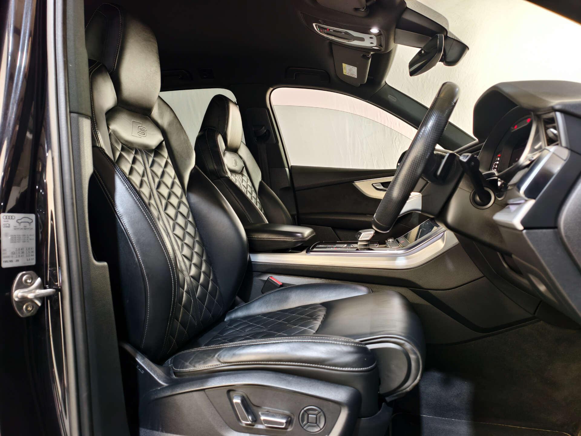 Audi SQ7 view 26
