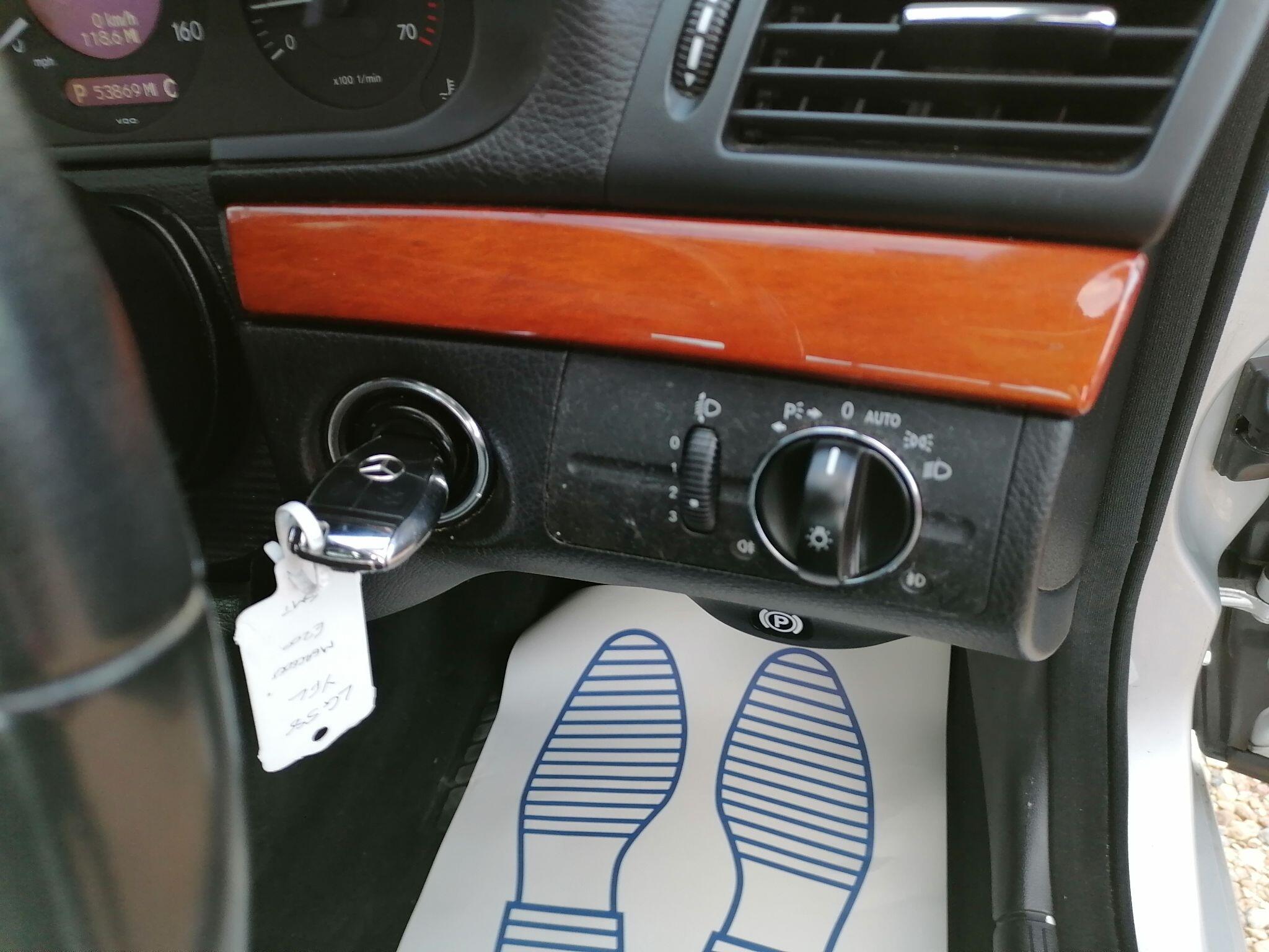Mercedes-Benz E-Class view 42