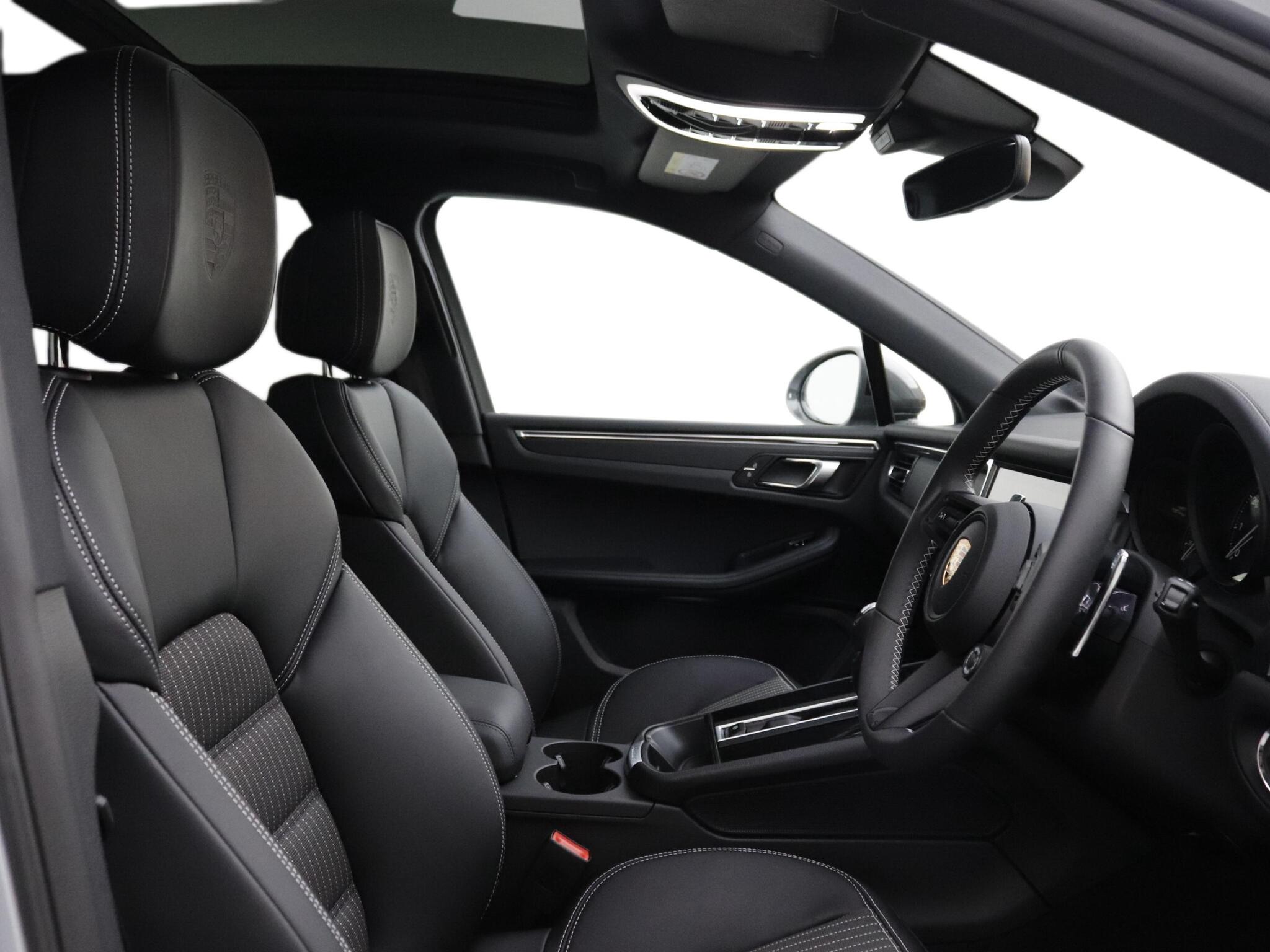 Porsche Macan view 10