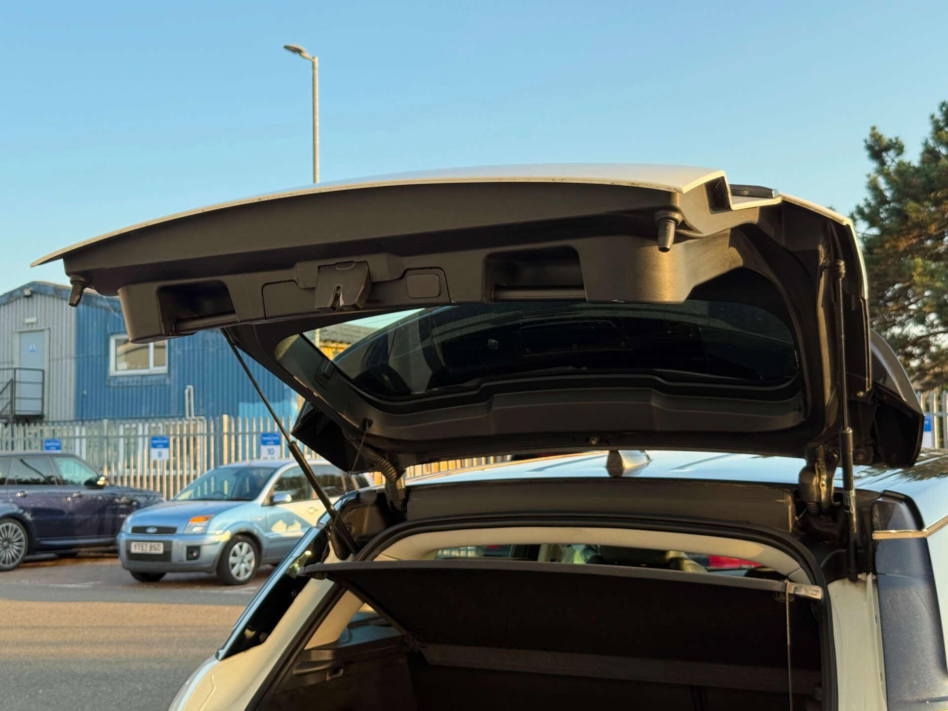 Land Rover Range Rover Evoque view 37