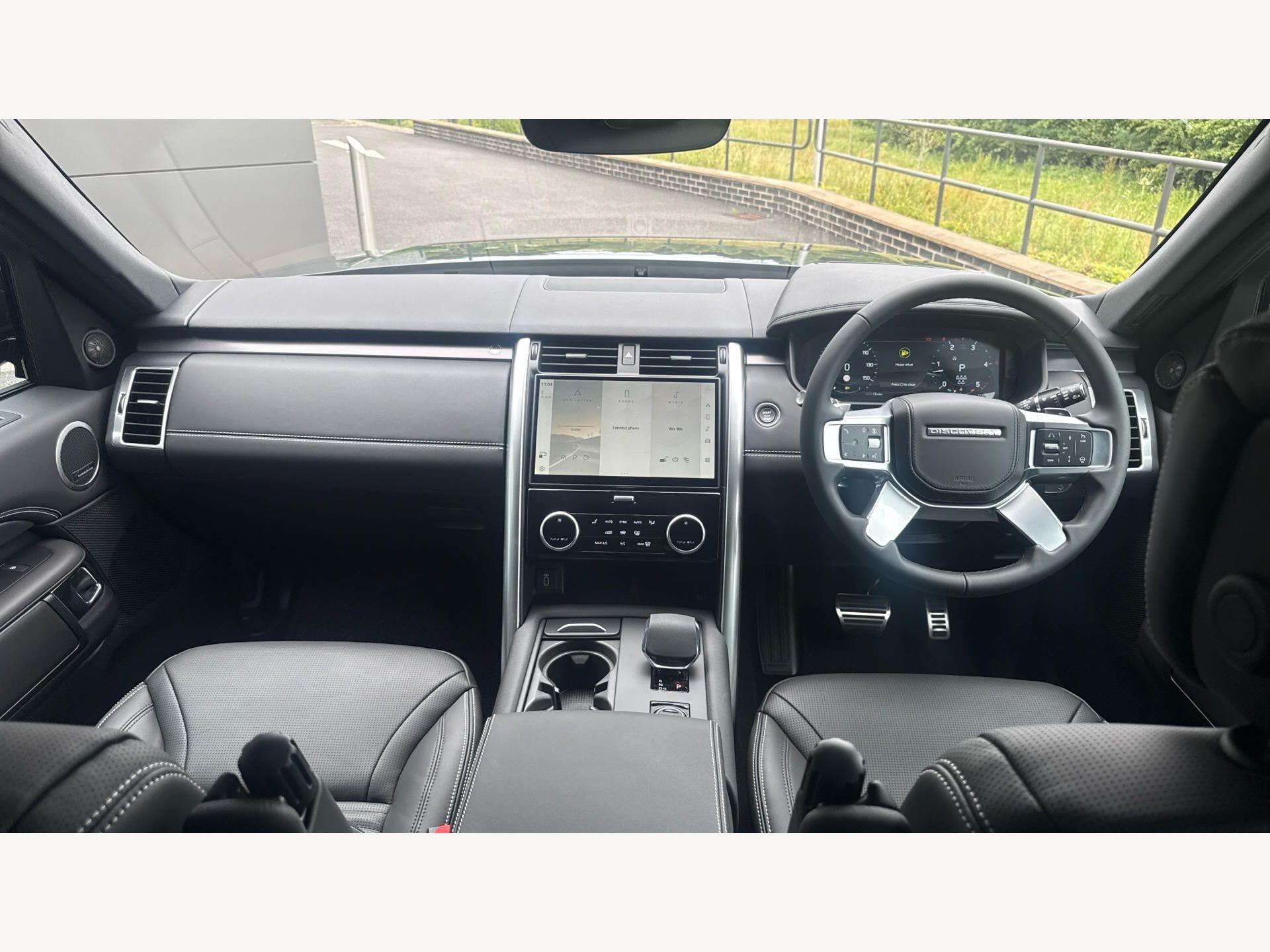 Land Rover Discovery view 11