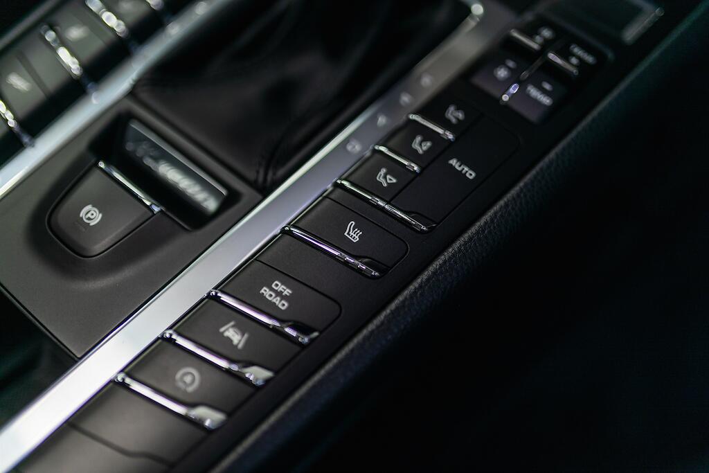 Porsche Macan view 18