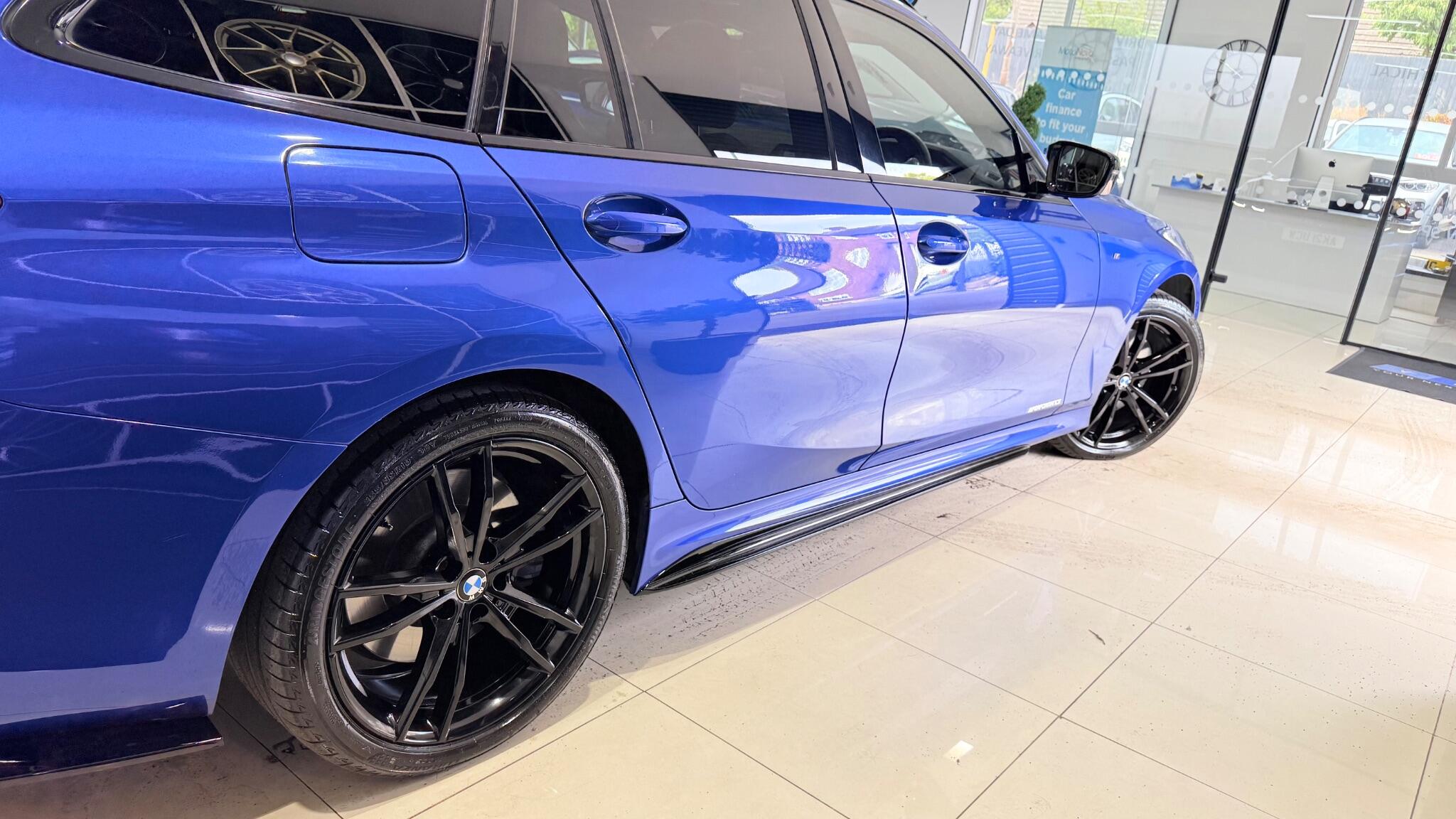 BMW 3 Series view 28