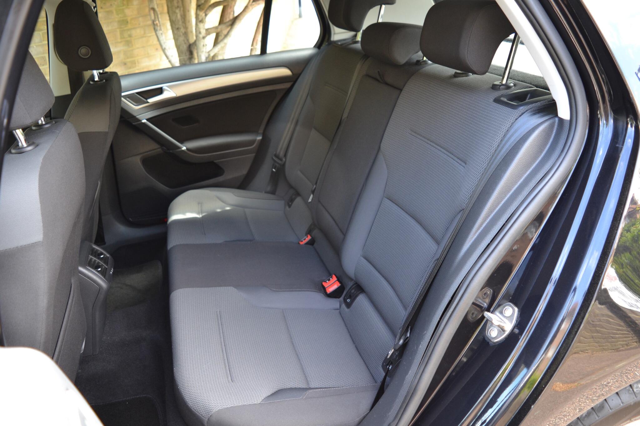 Volkswagen Golf view 11