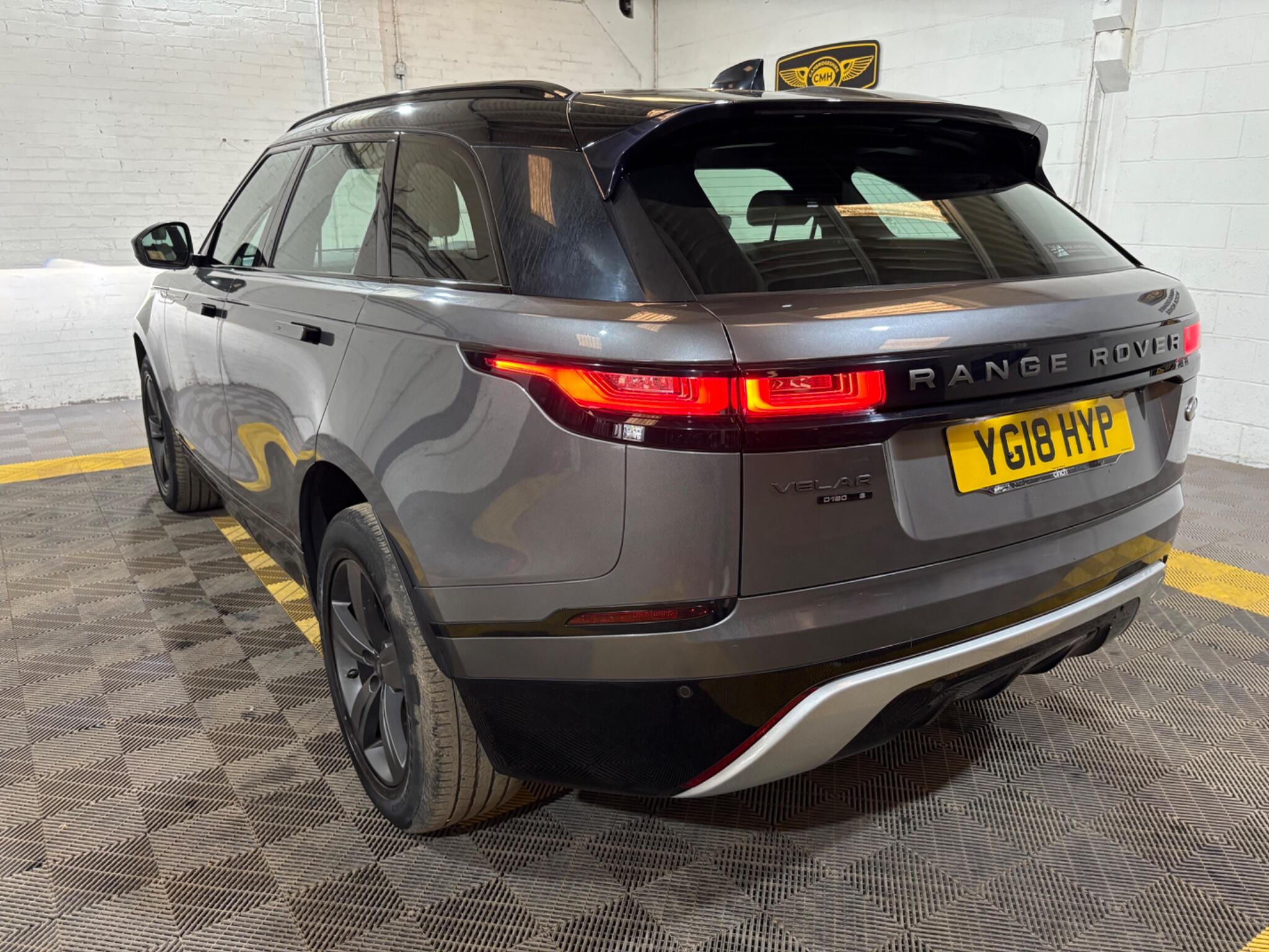 Land Rover Range Rover Velar view 2