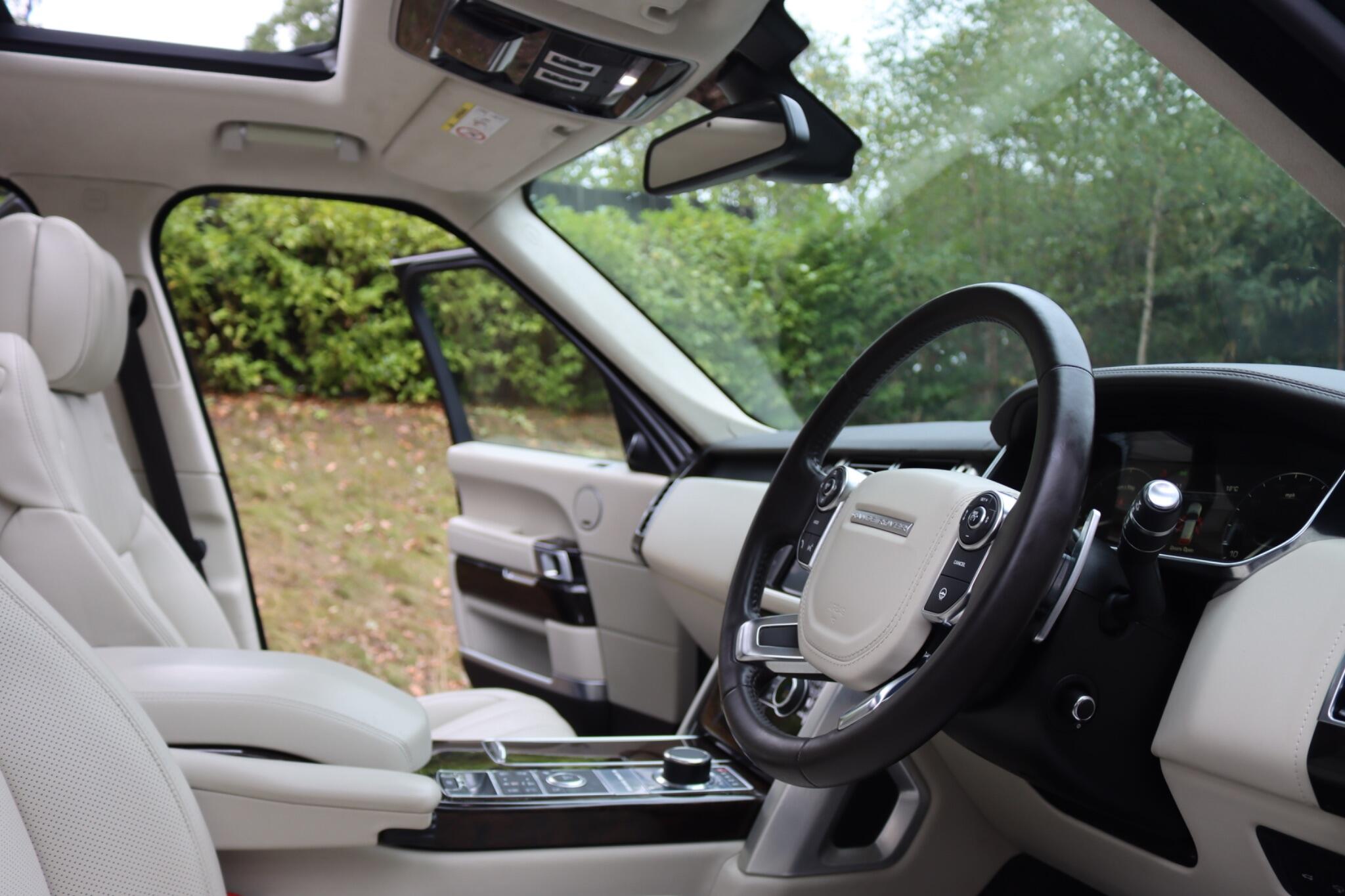 Land Rover Range Rover view 41