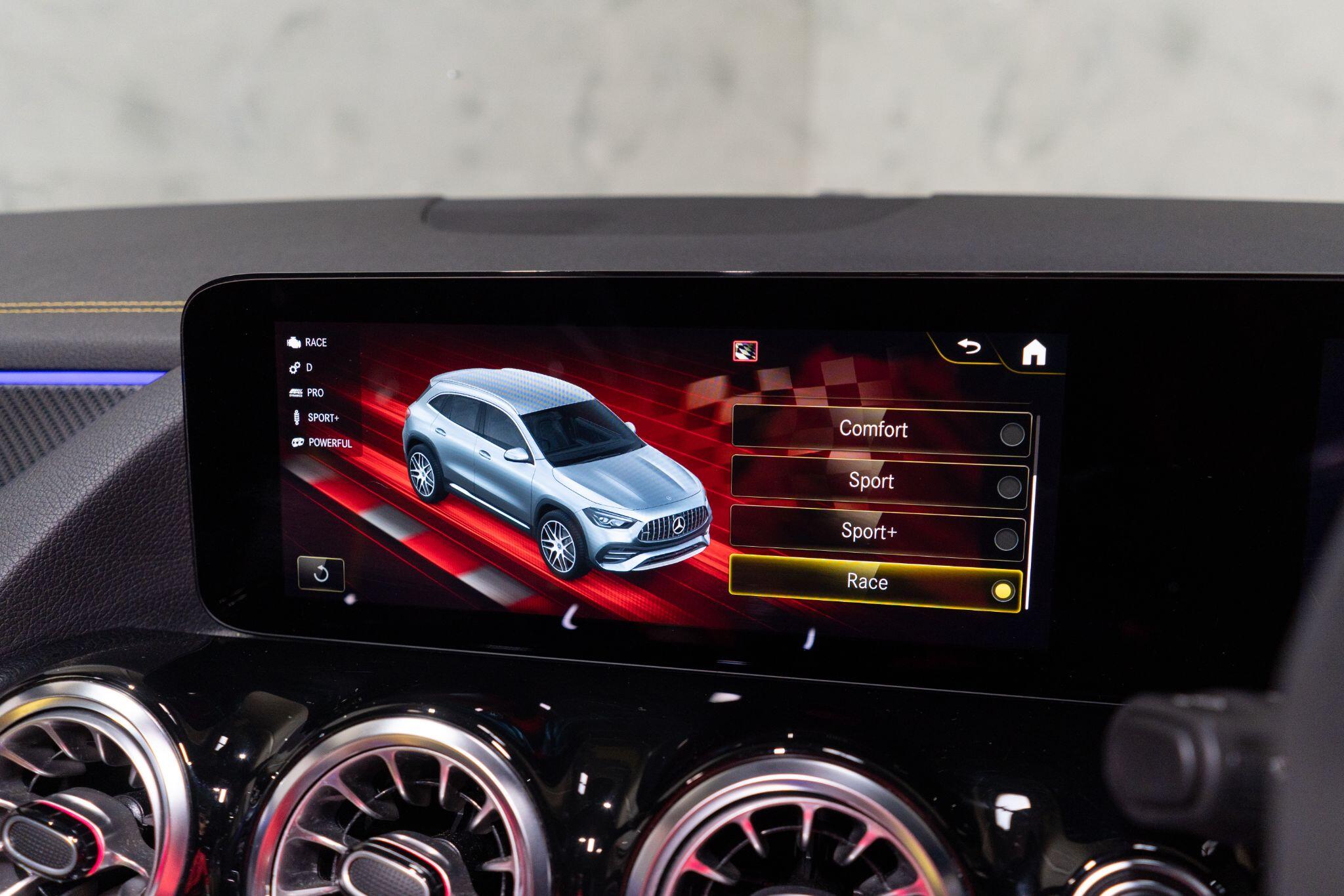 Mercedes-Benz Gla view 23