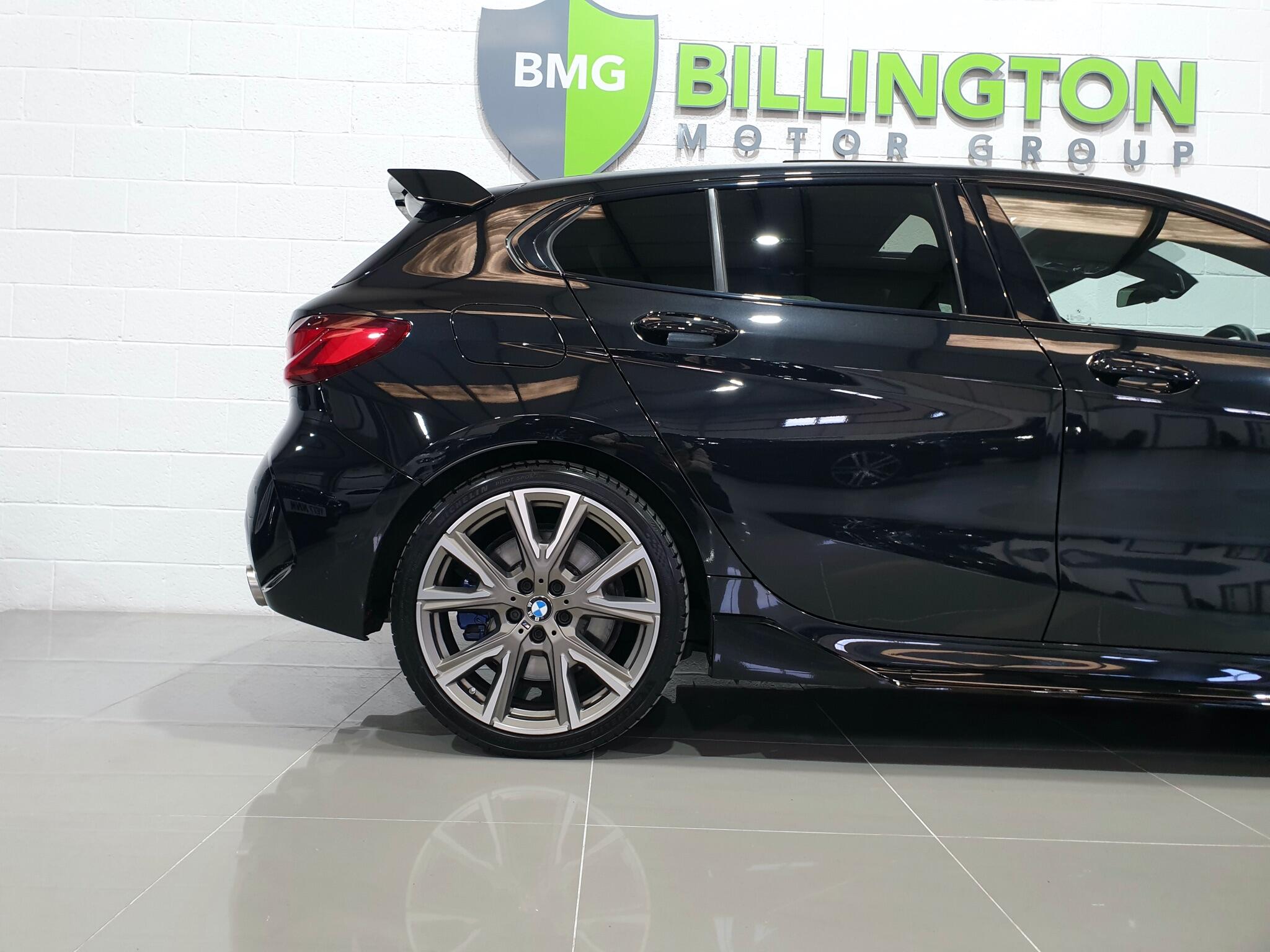 BMW 1 Series view 17