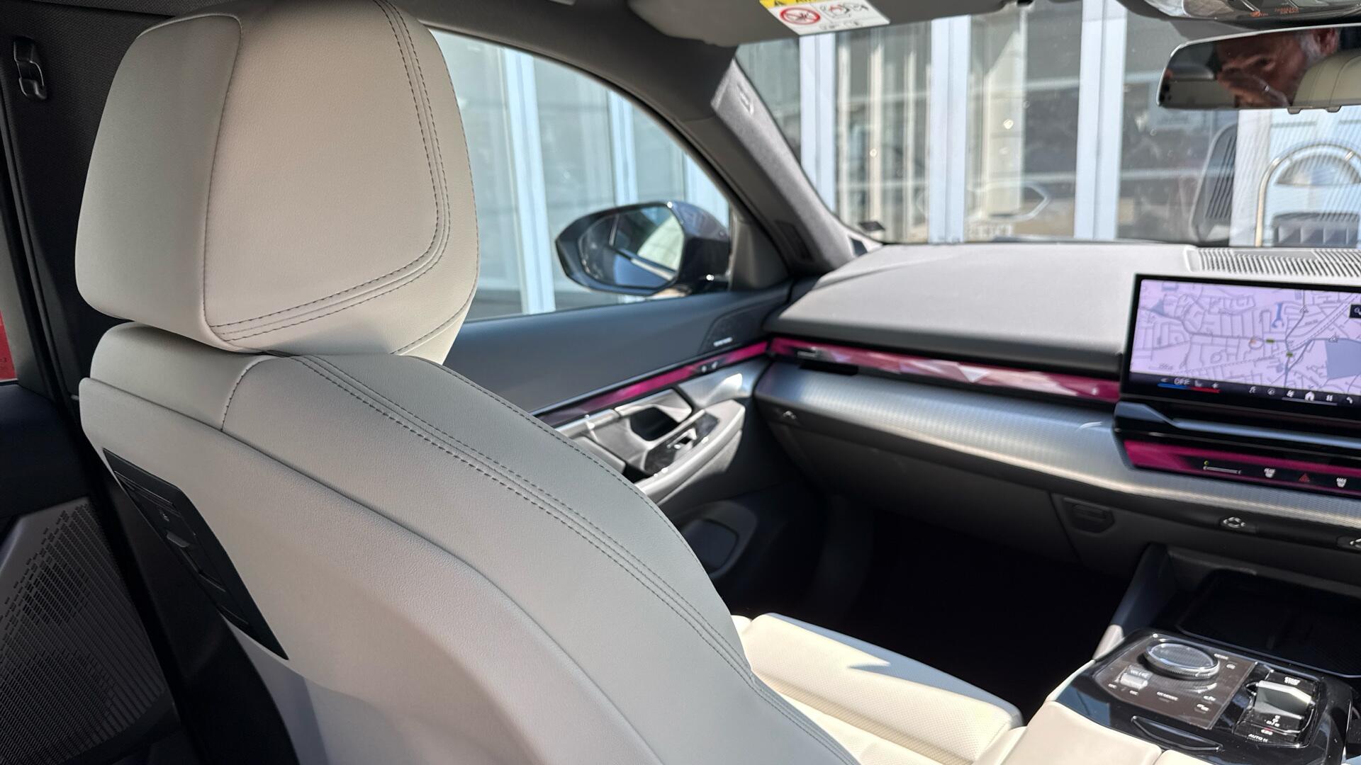 BMW 5 Series view 34