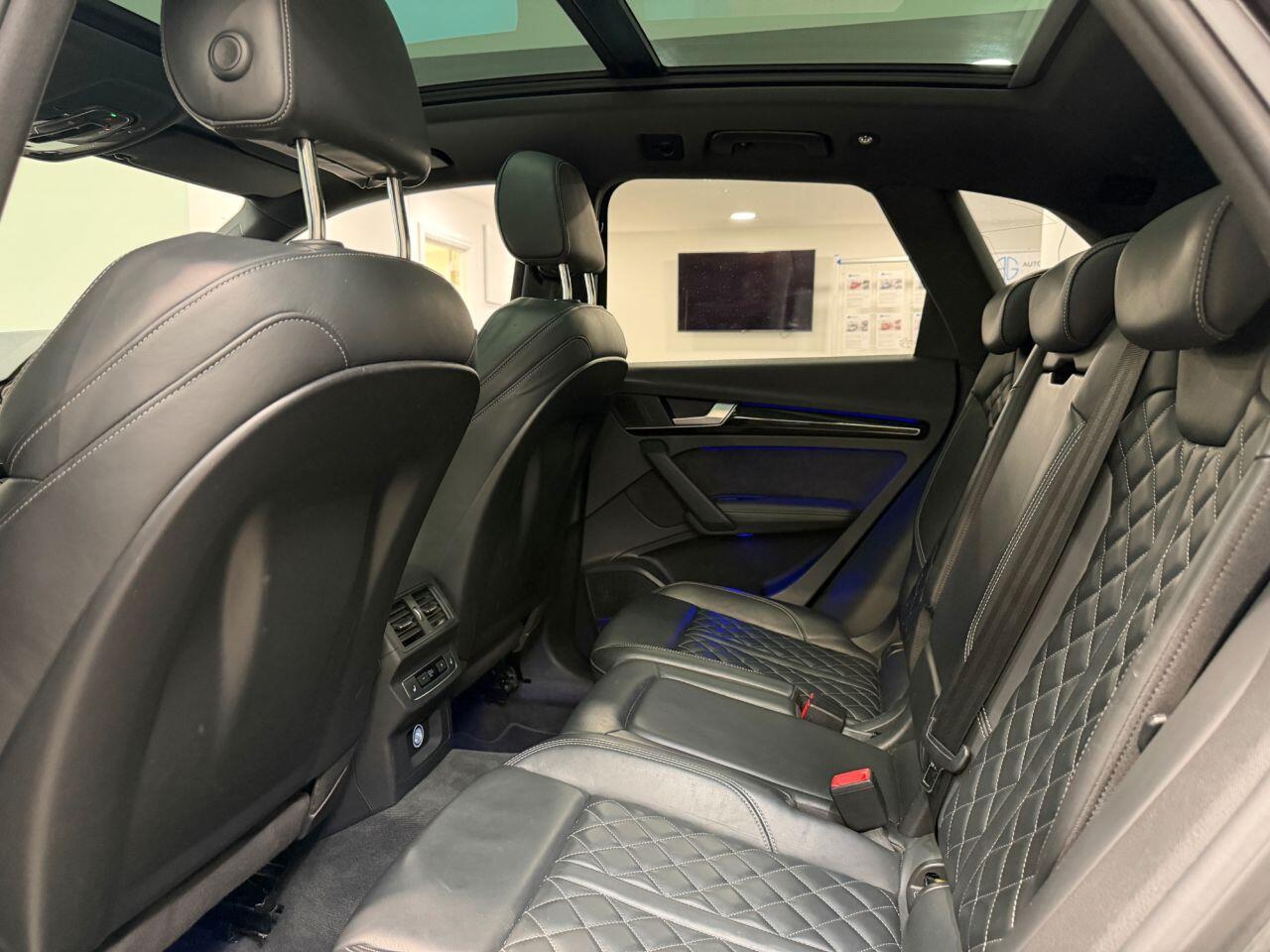 Audi Q5 view 18