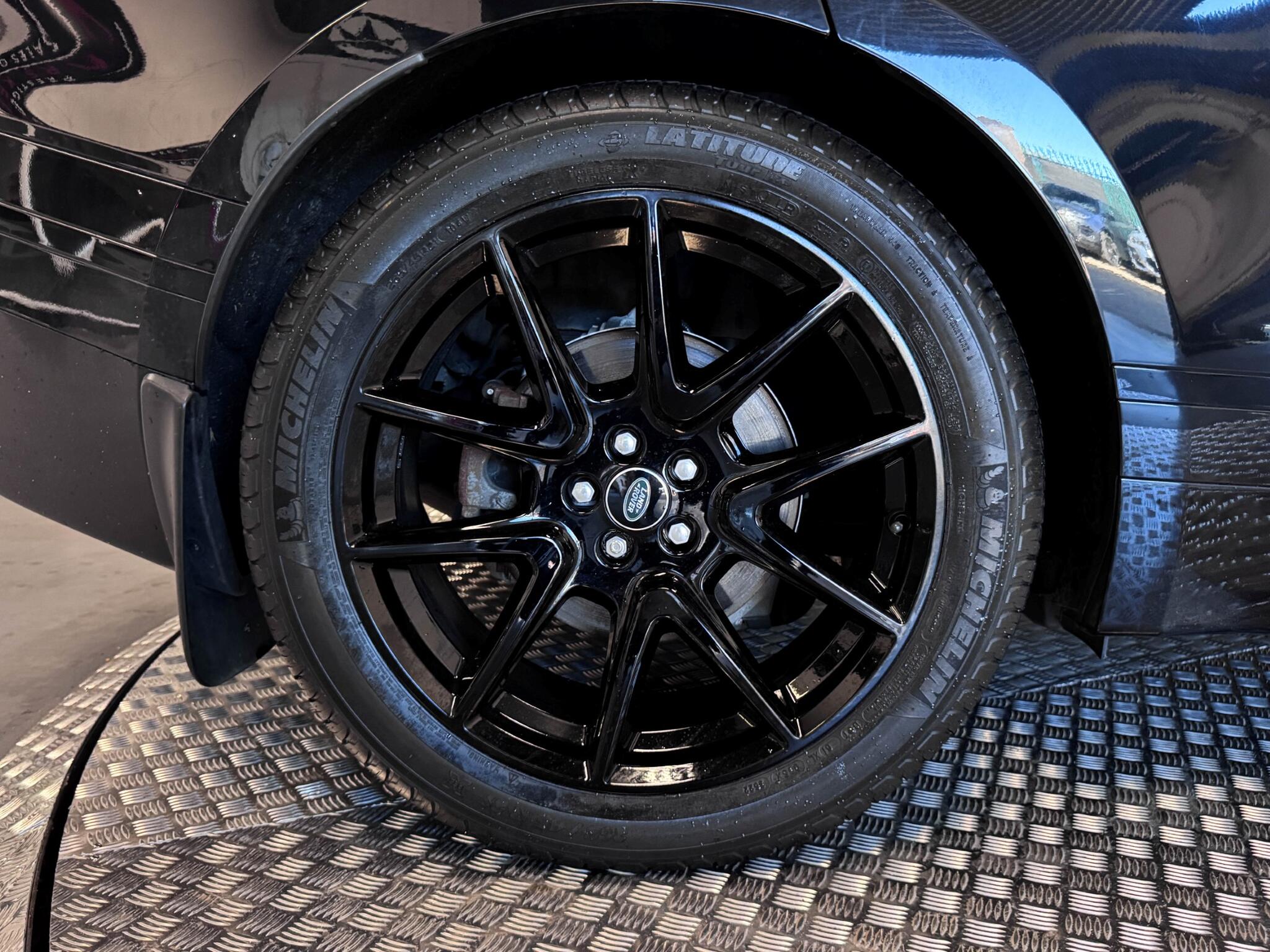 Land Rover Range Rover Velar view 71
