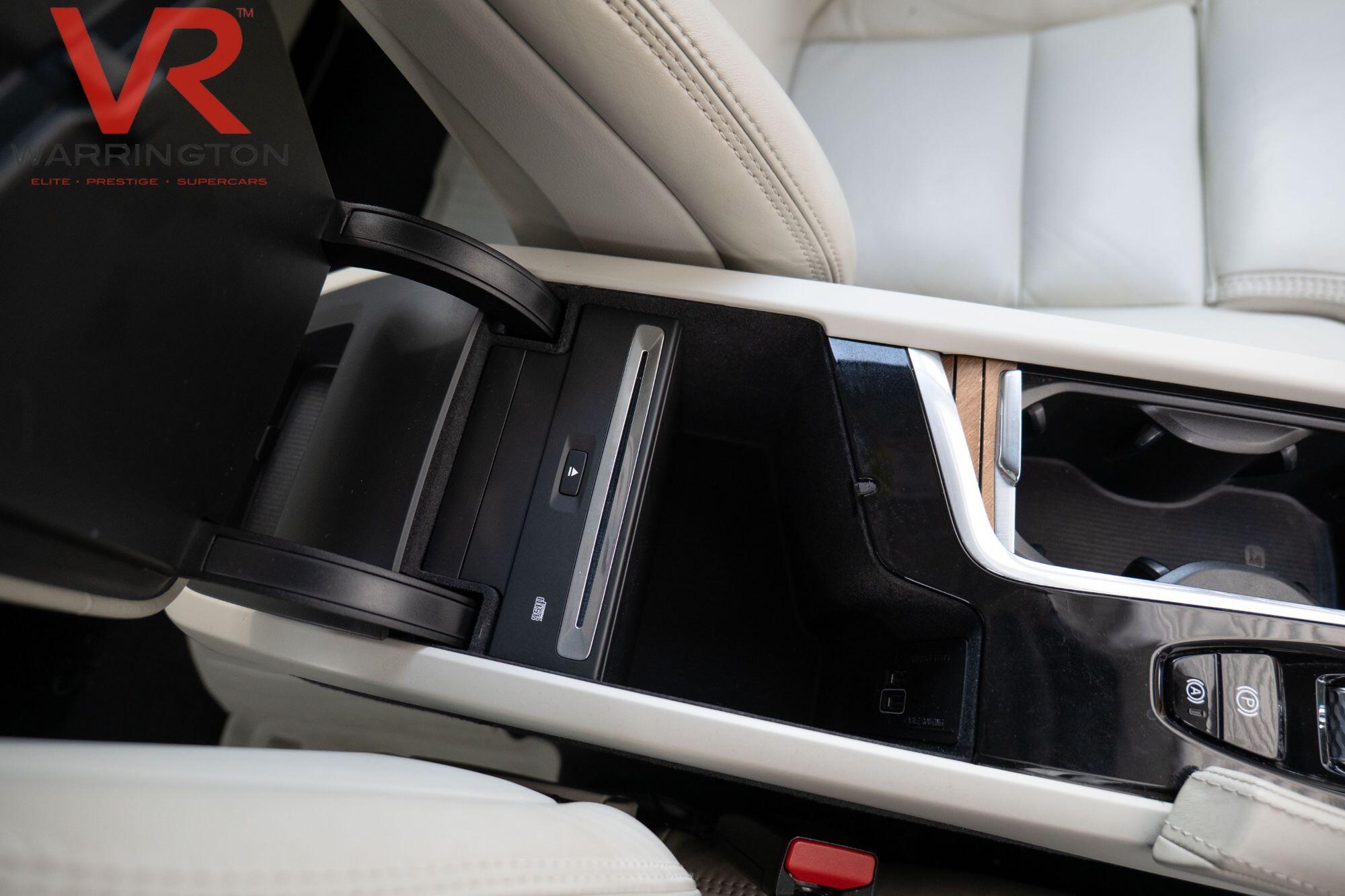 Volvo XC90 view 21