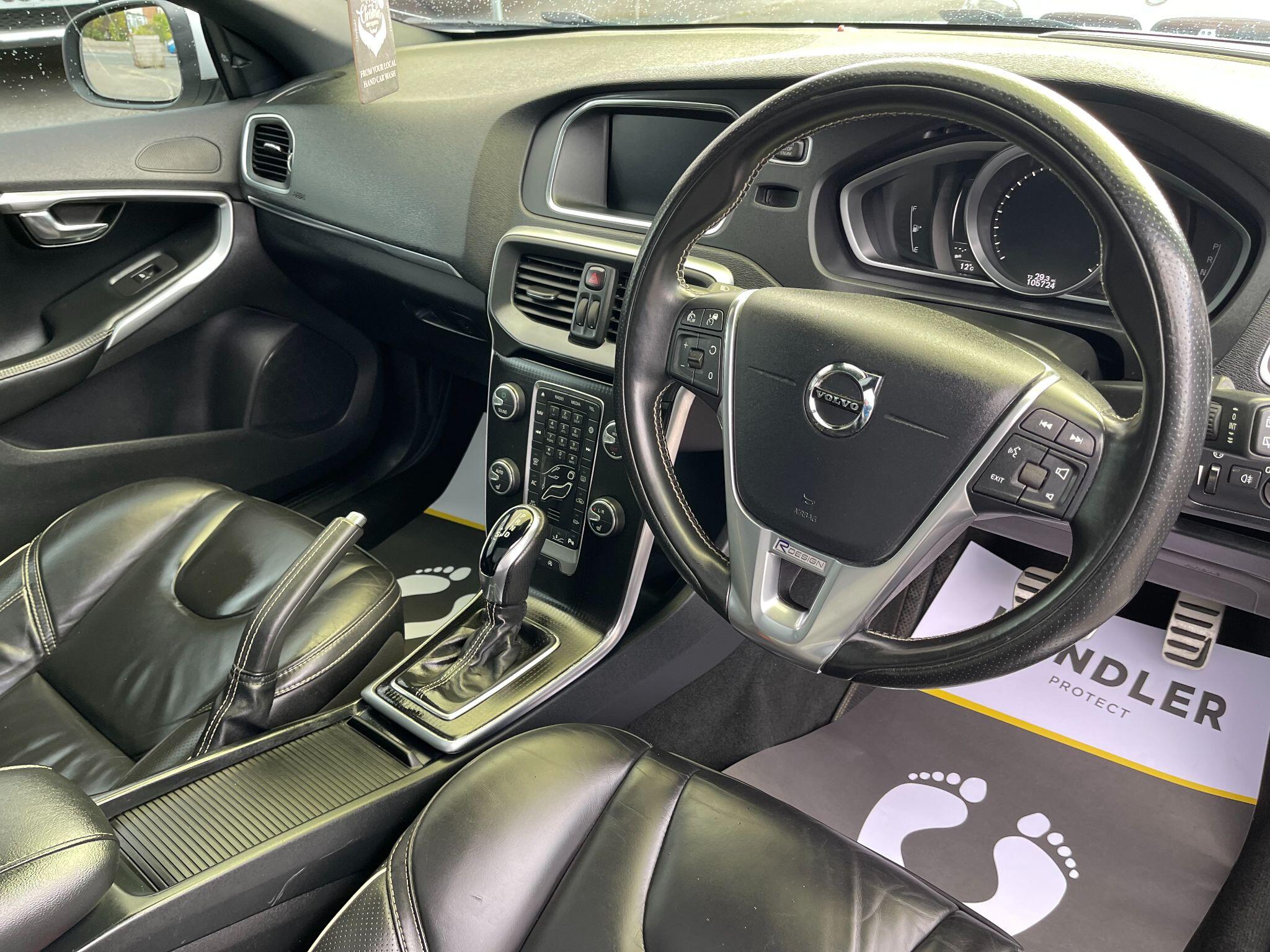 Volvo V40 view 27