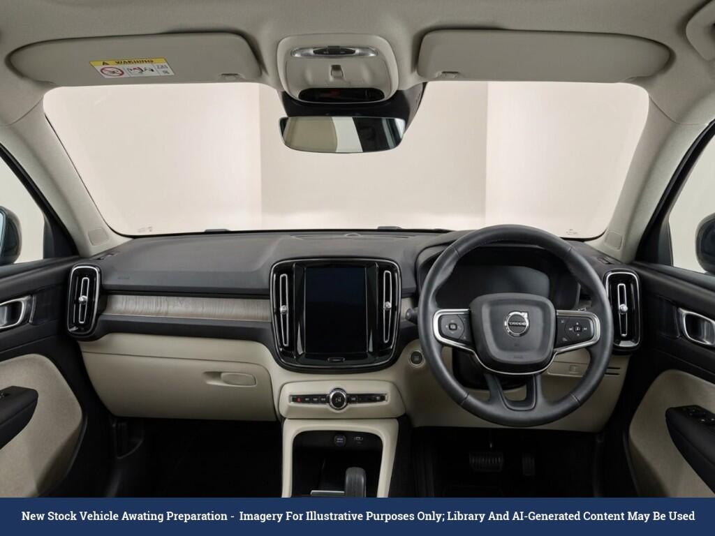 Volvo XC40 view 6
