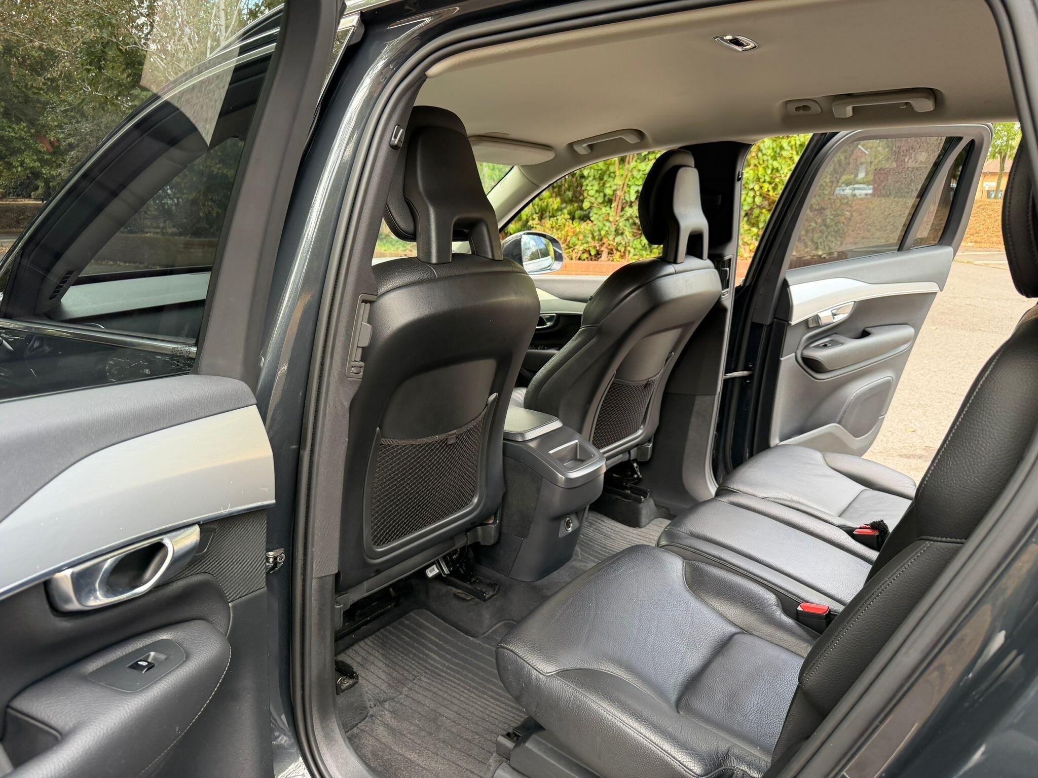 Volvo XC90 view 17