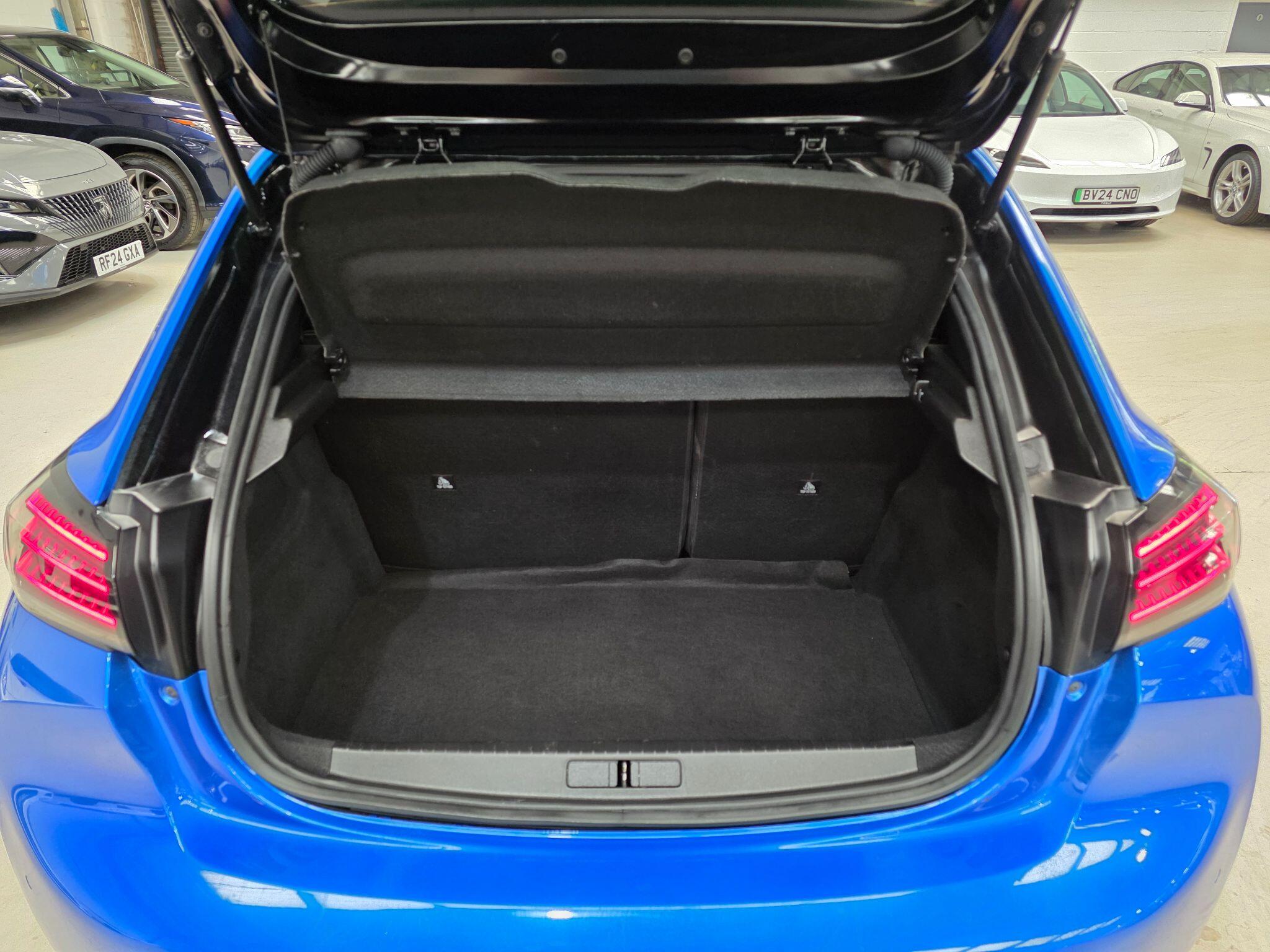 Peugeot 208 view 27