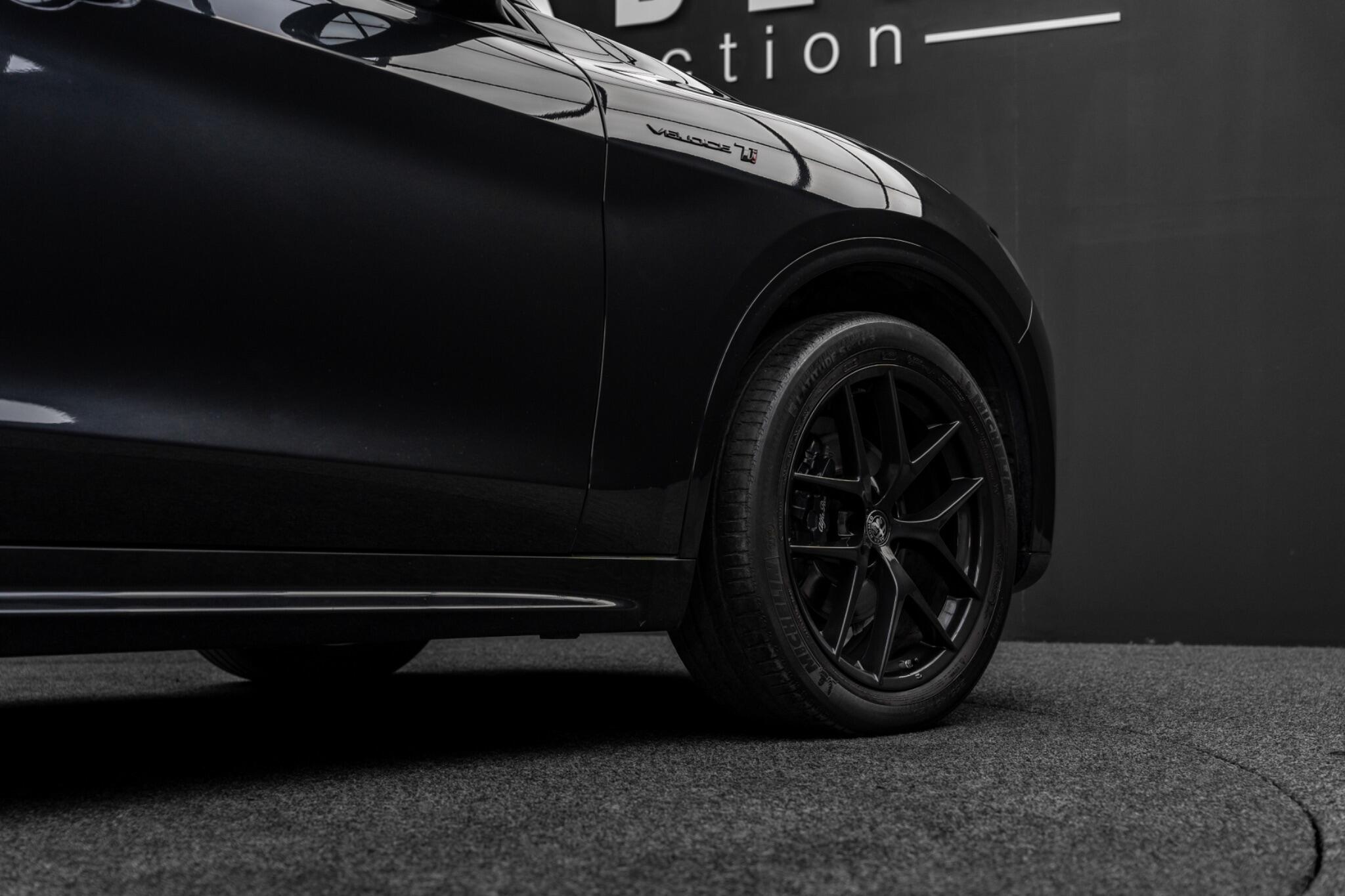Alfa Romeo Stelvio view 39