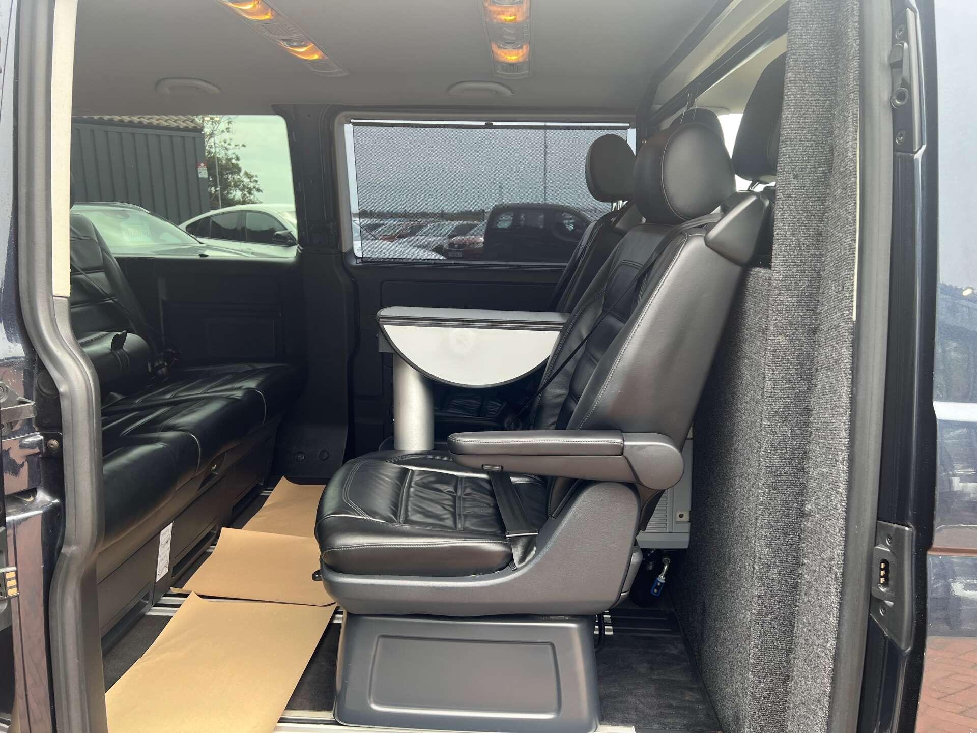 Volkswagen Caravelle view 33