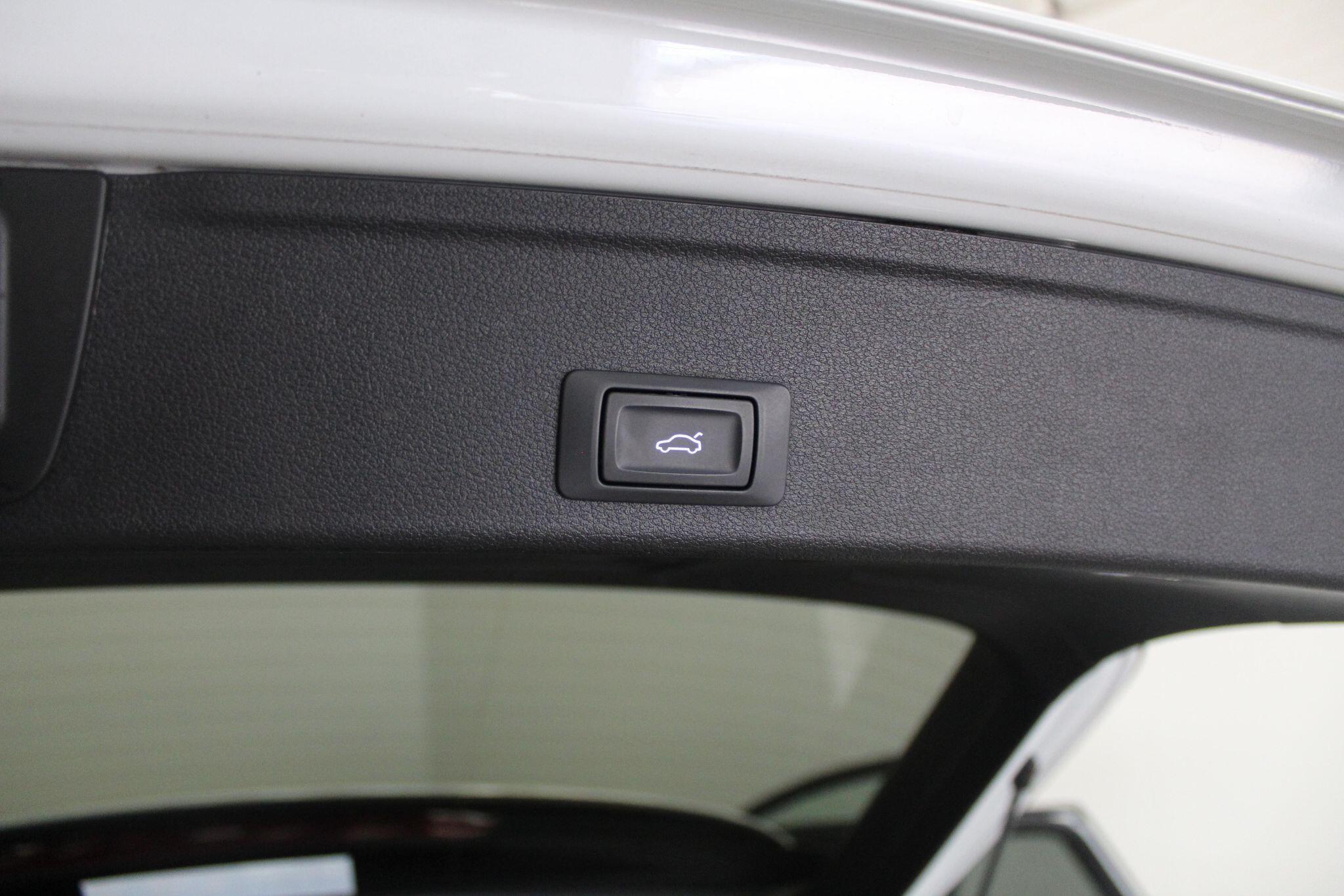 Audi A4 view 25