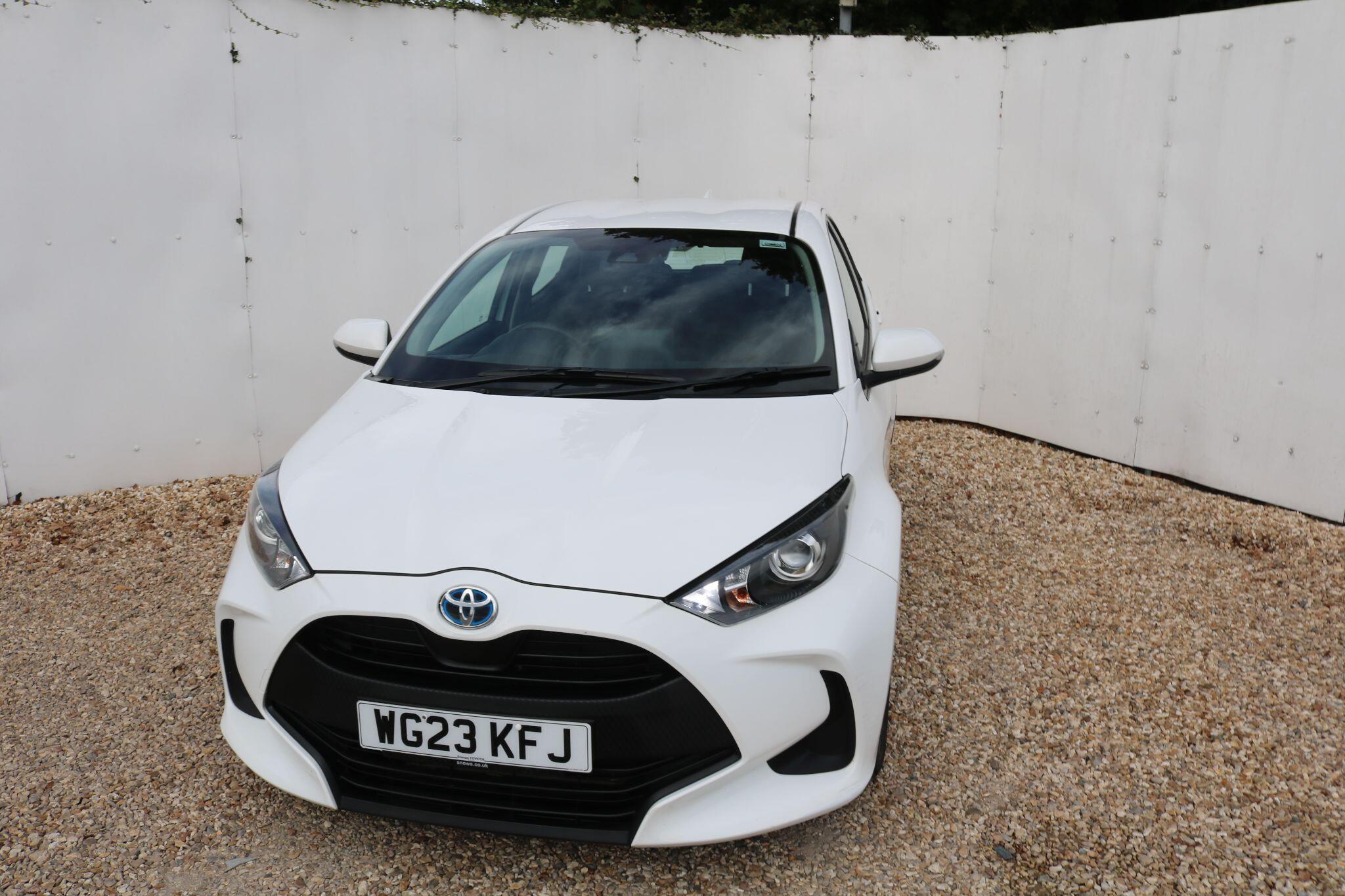 Toyota Yaris view 14