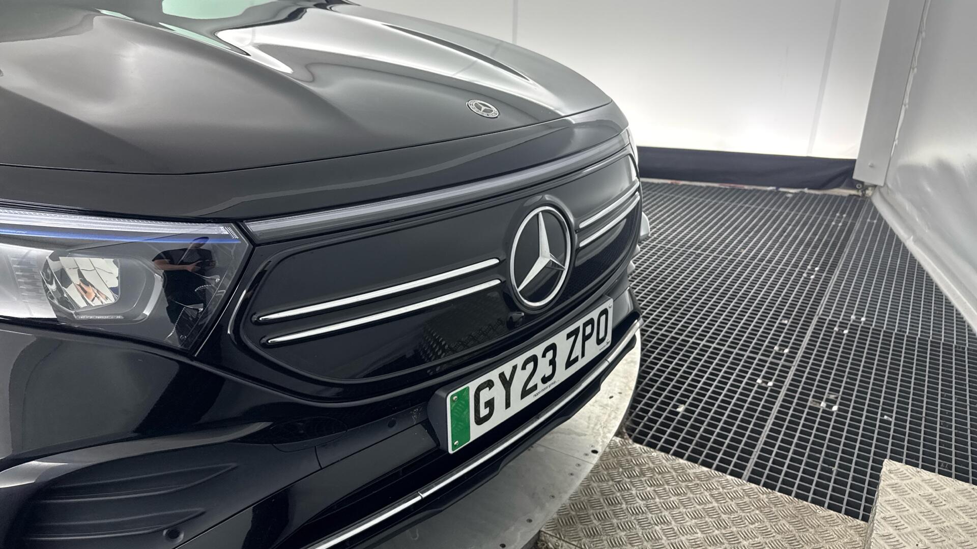 Mercedes-Benz Eqb 300 view 27