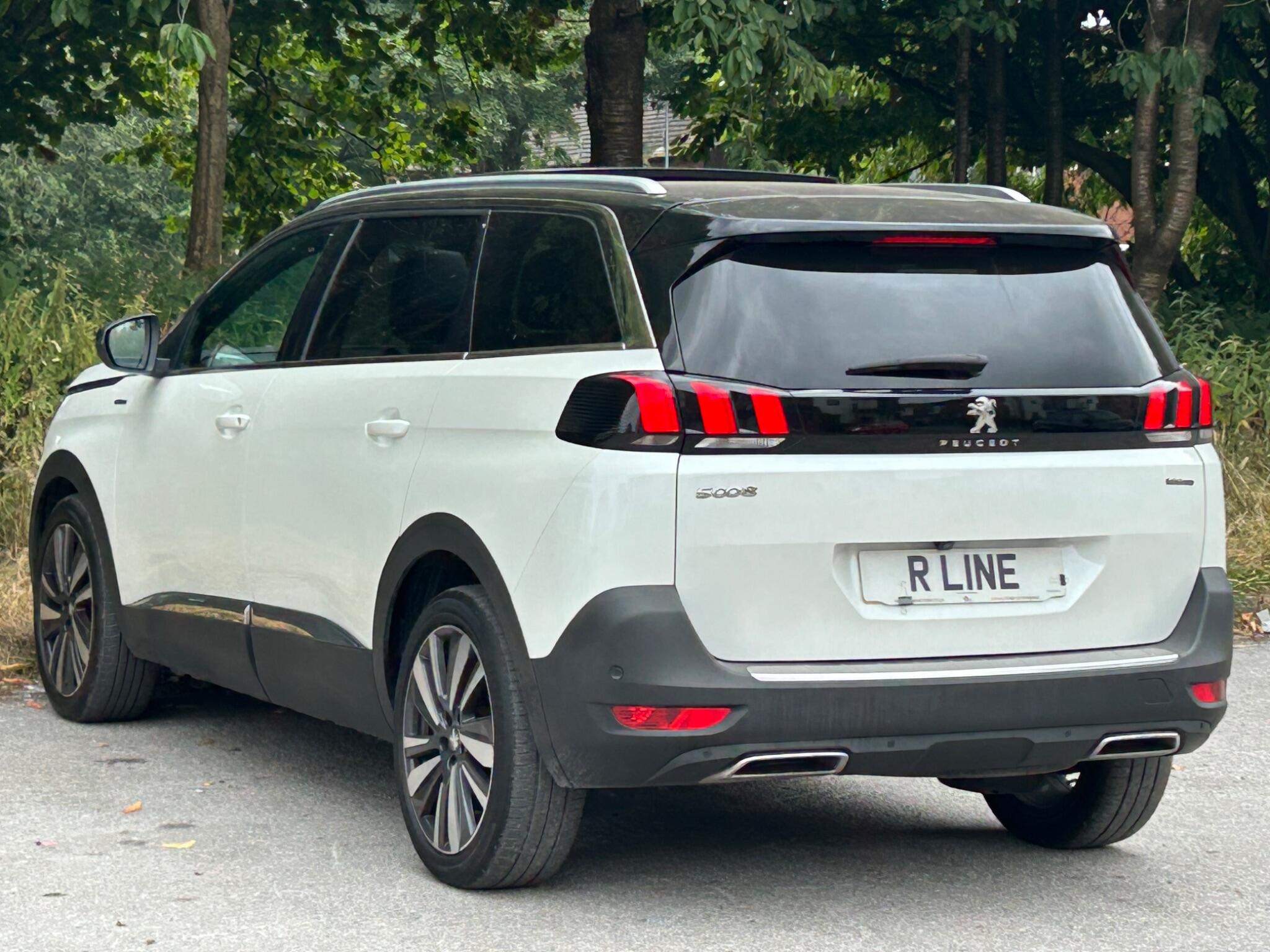 Peugeot 5008 view 9