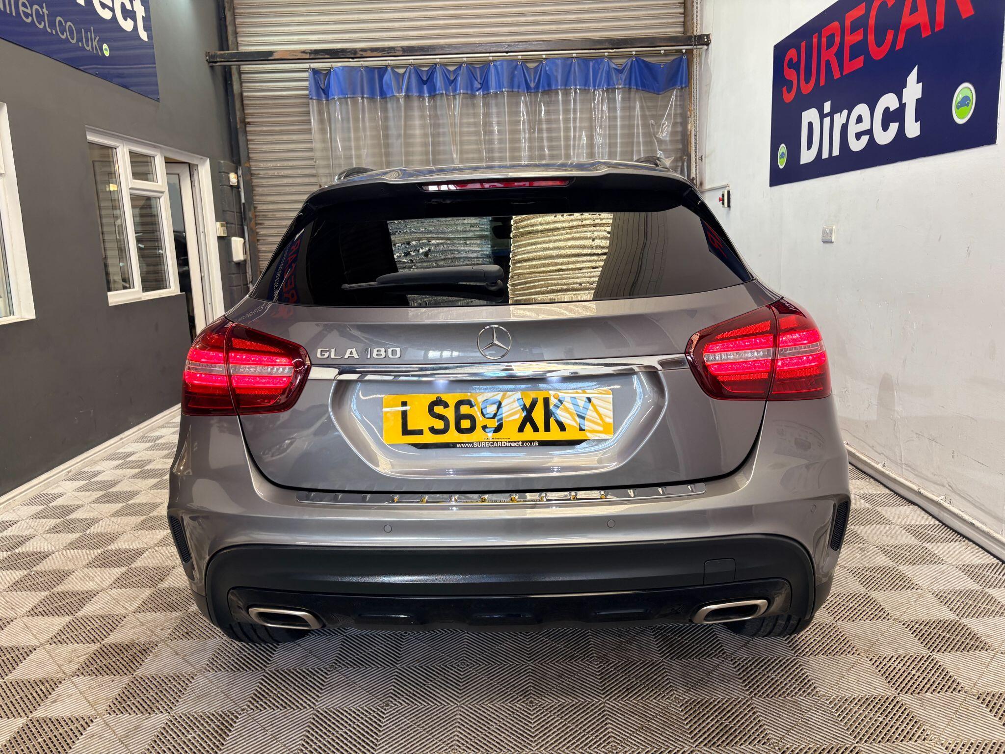 Mercedes-Benz Gla view 16