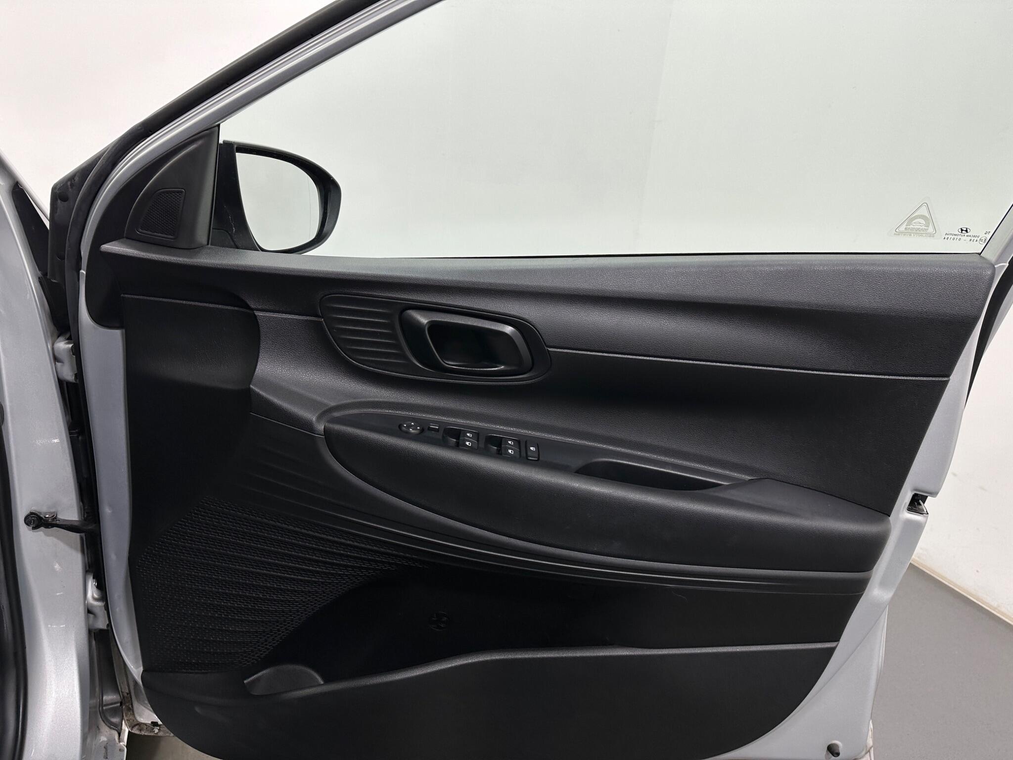 Hyundai i20 view 31