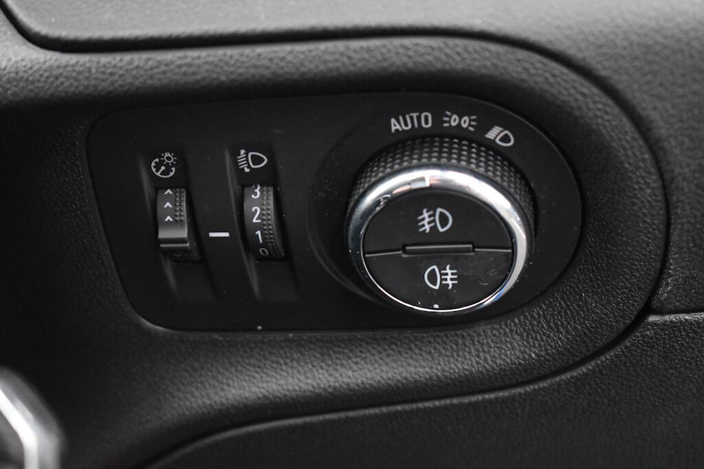 Vauxhall Grandland X view 50