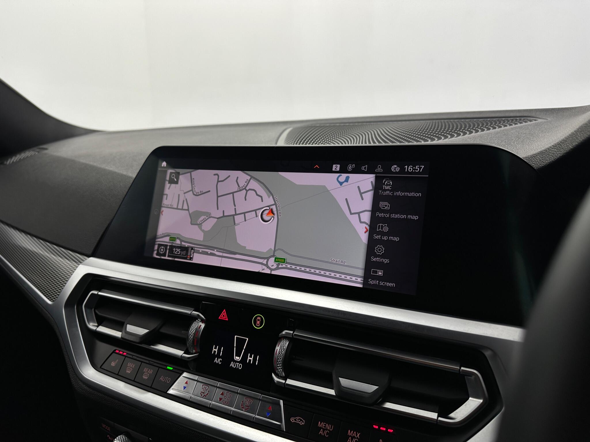 BMW 3 Series view 22