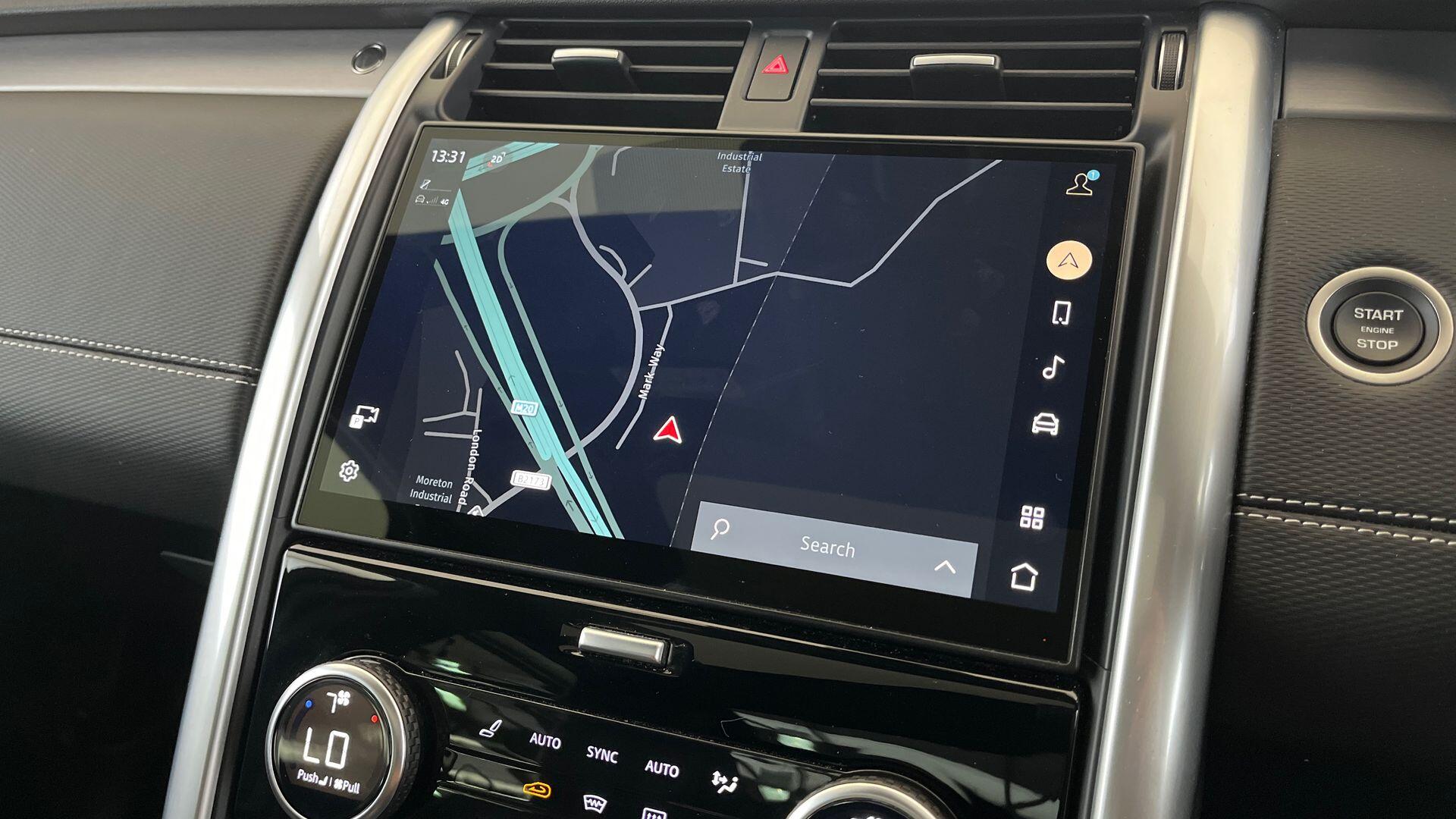 Land Rover Discovery view 11